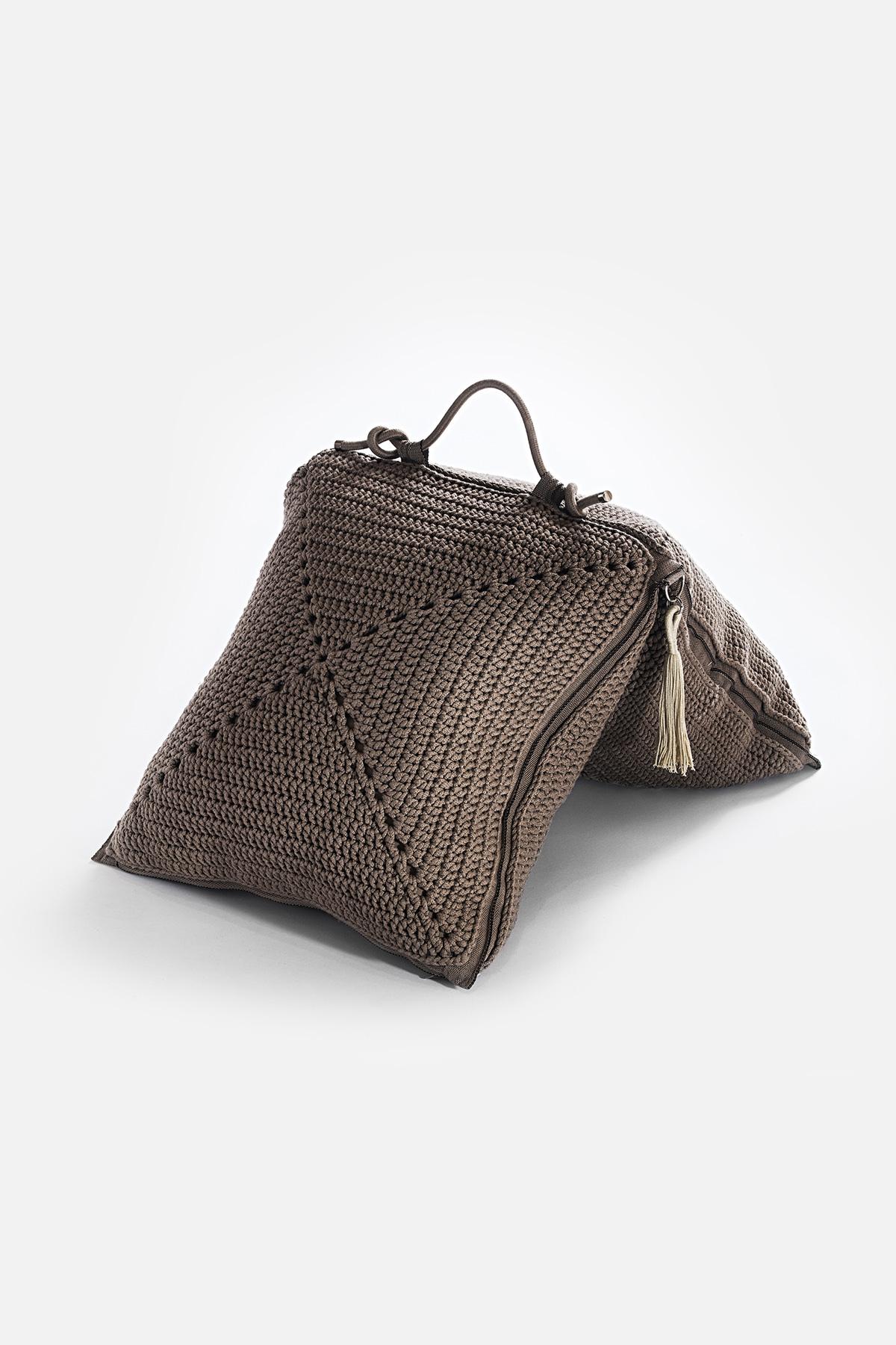 21st Century Brown Black Outdoor Indoor Rug, Bag Cushion, and Double Cushion Set For Sale 2