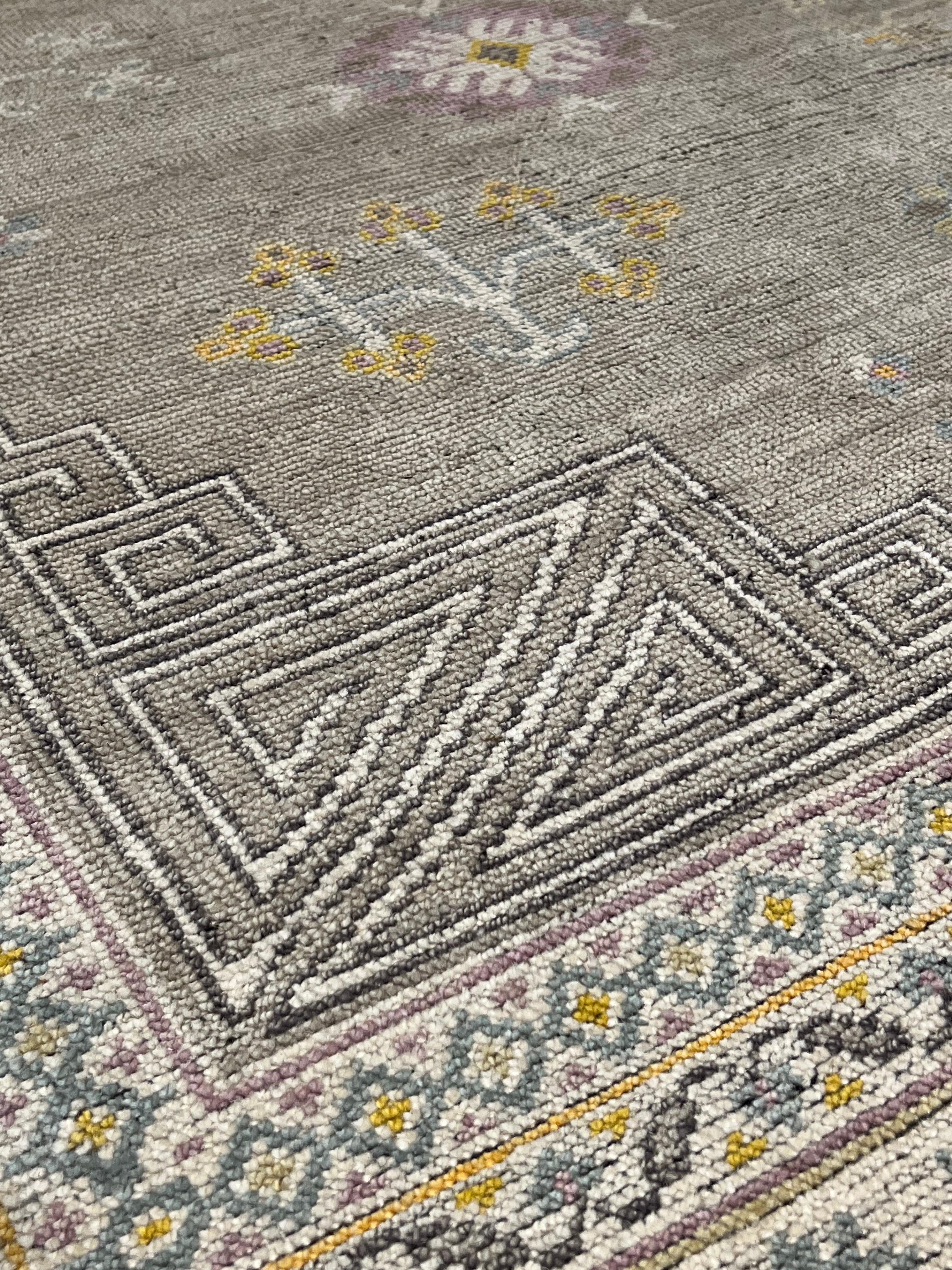 21e siècle Brun Jaune Bleu et couleurs claires Design turc et Khotan, 2021 Neuf - En vente à Firenze, IT