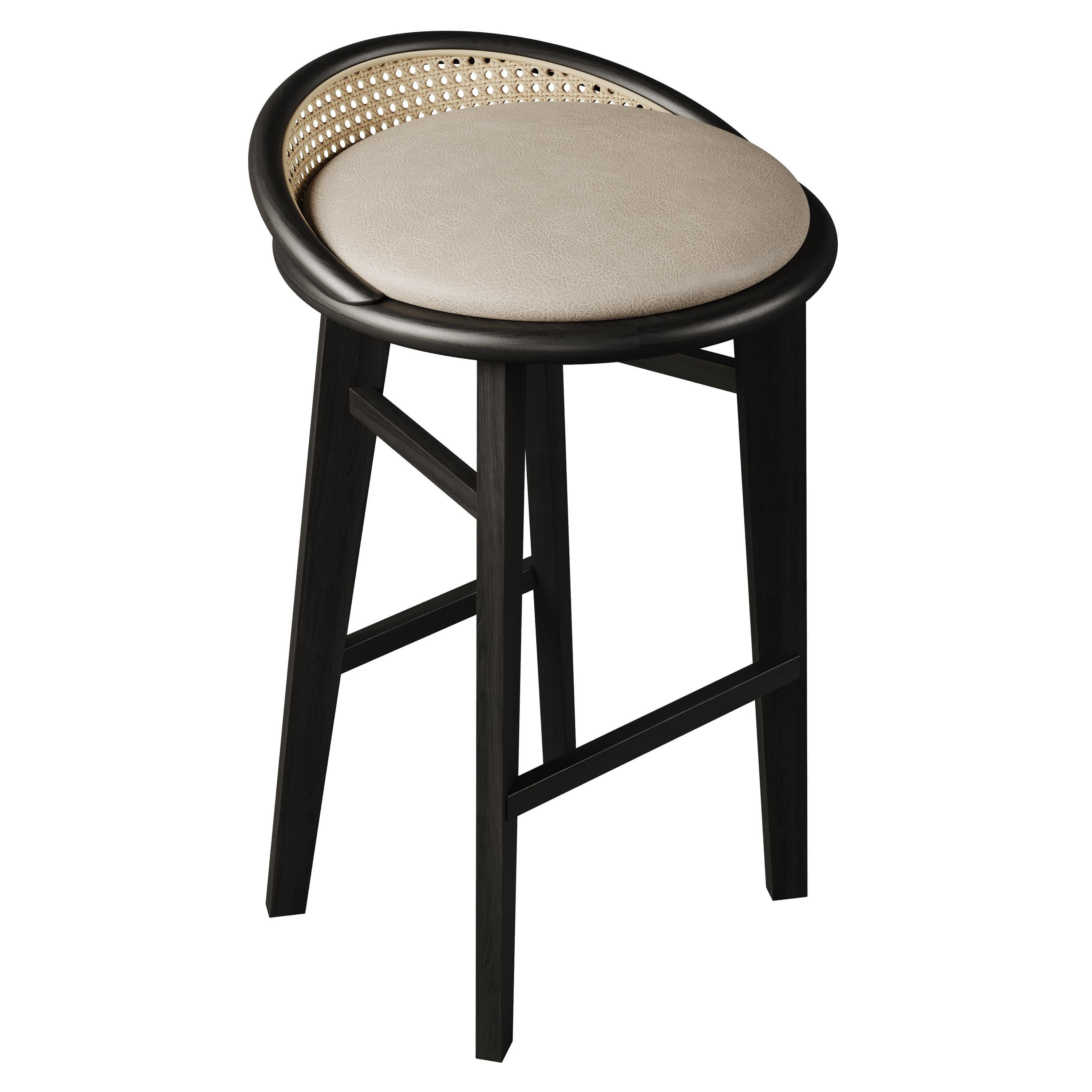 XXIe siècle et contemporain Tabouret de bar Brummell du 21e siècle en bois de noyer Fabriqué à la main au Portugal par Wood Tailors en vente