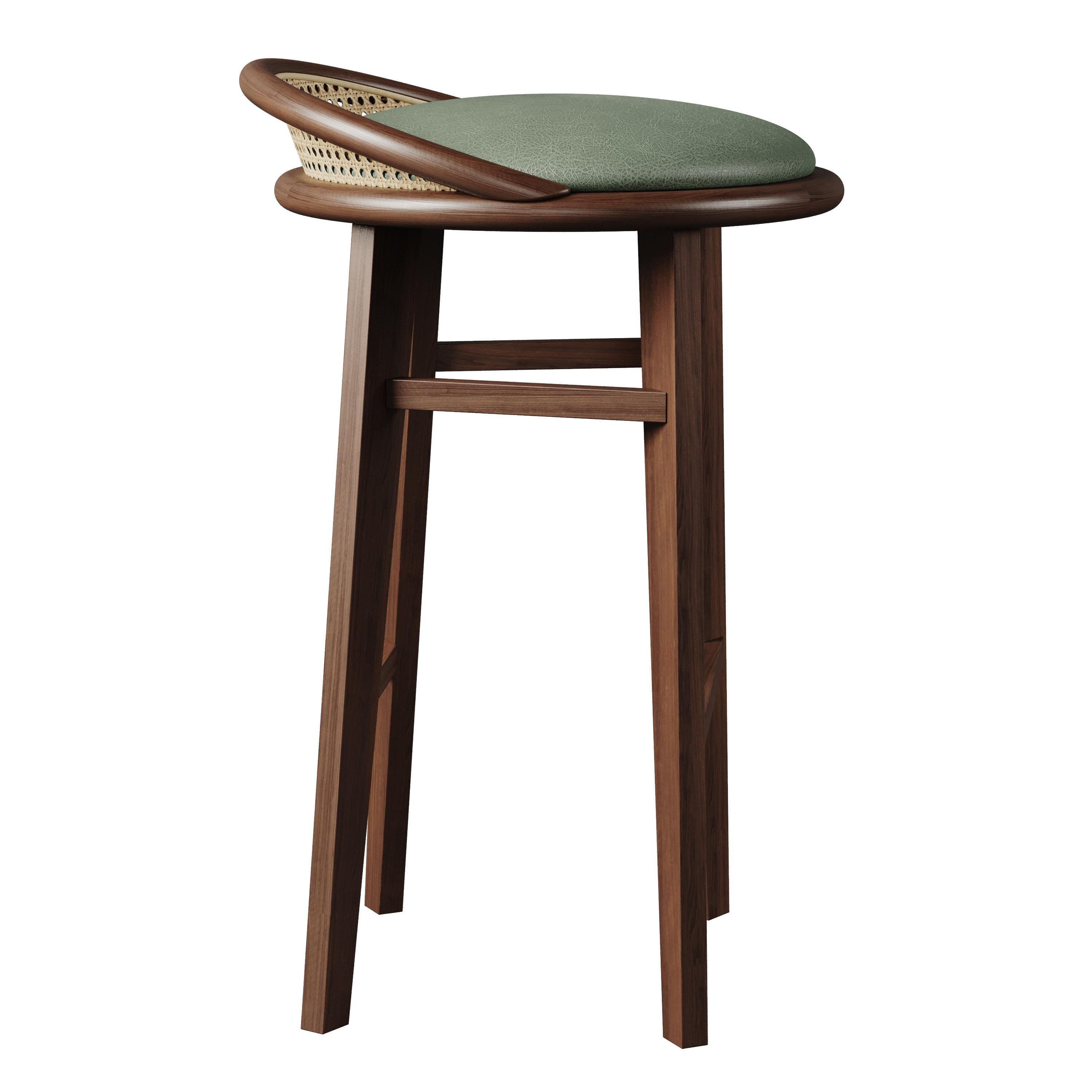 Tabouret de bar Brummell du 21e siècle en bois de noyer Fabriqué à la main au Portugal par Wood Tailors en vente 1