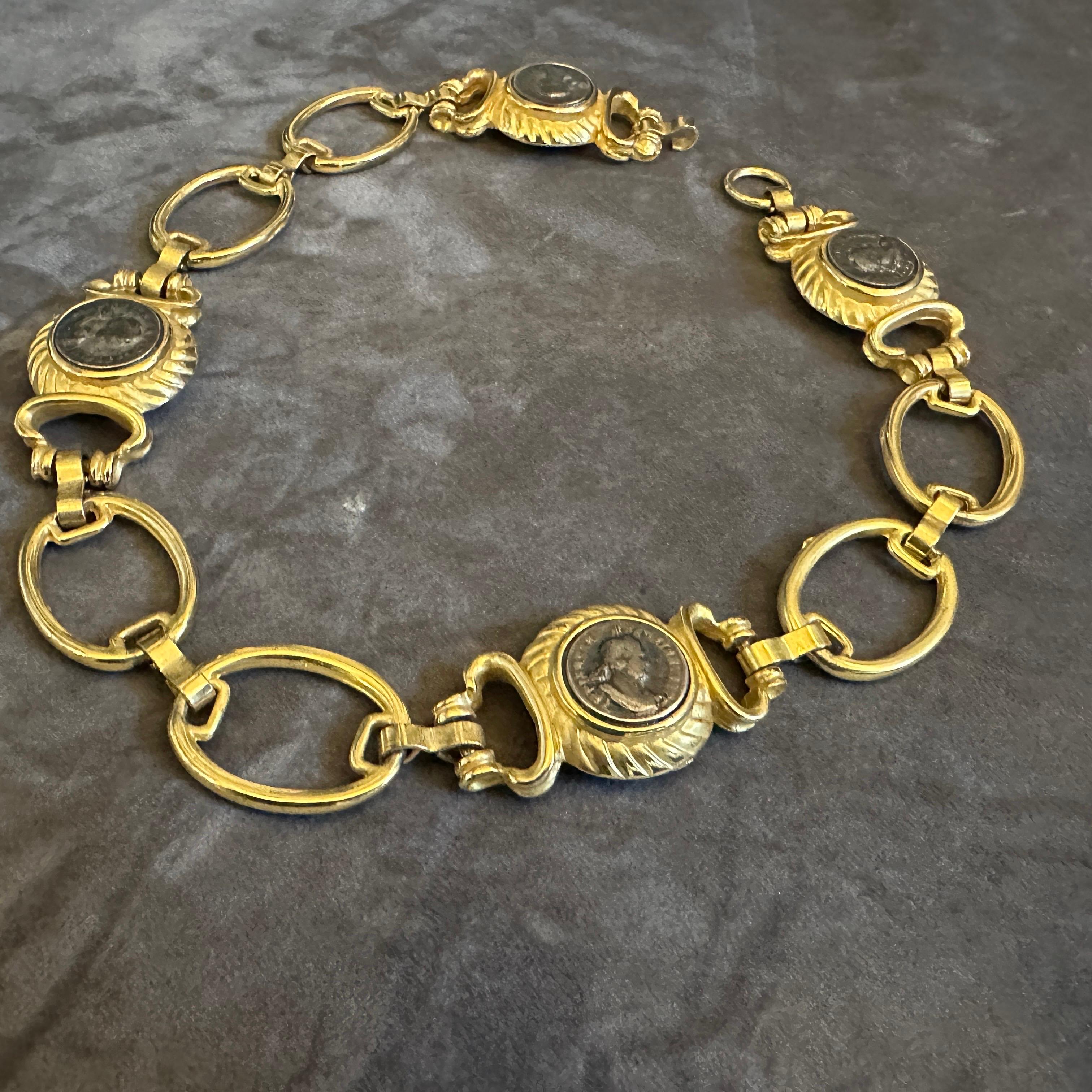 Collana in ottone e Monet del 21° secolo in stile Bulgari in vendita 6