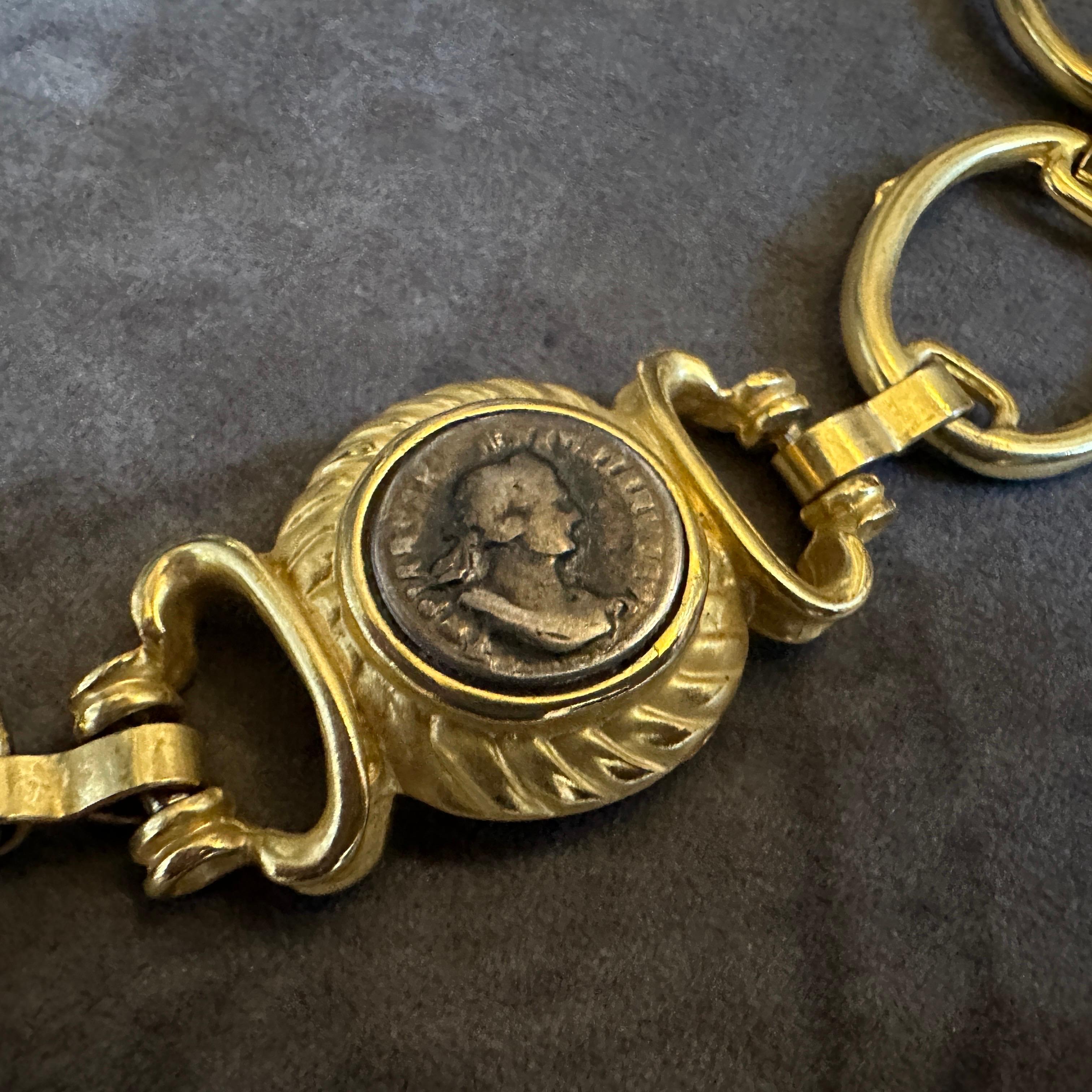 Collana in ottone e Monet del 21° secolo in stile Bulgari in vendita 7