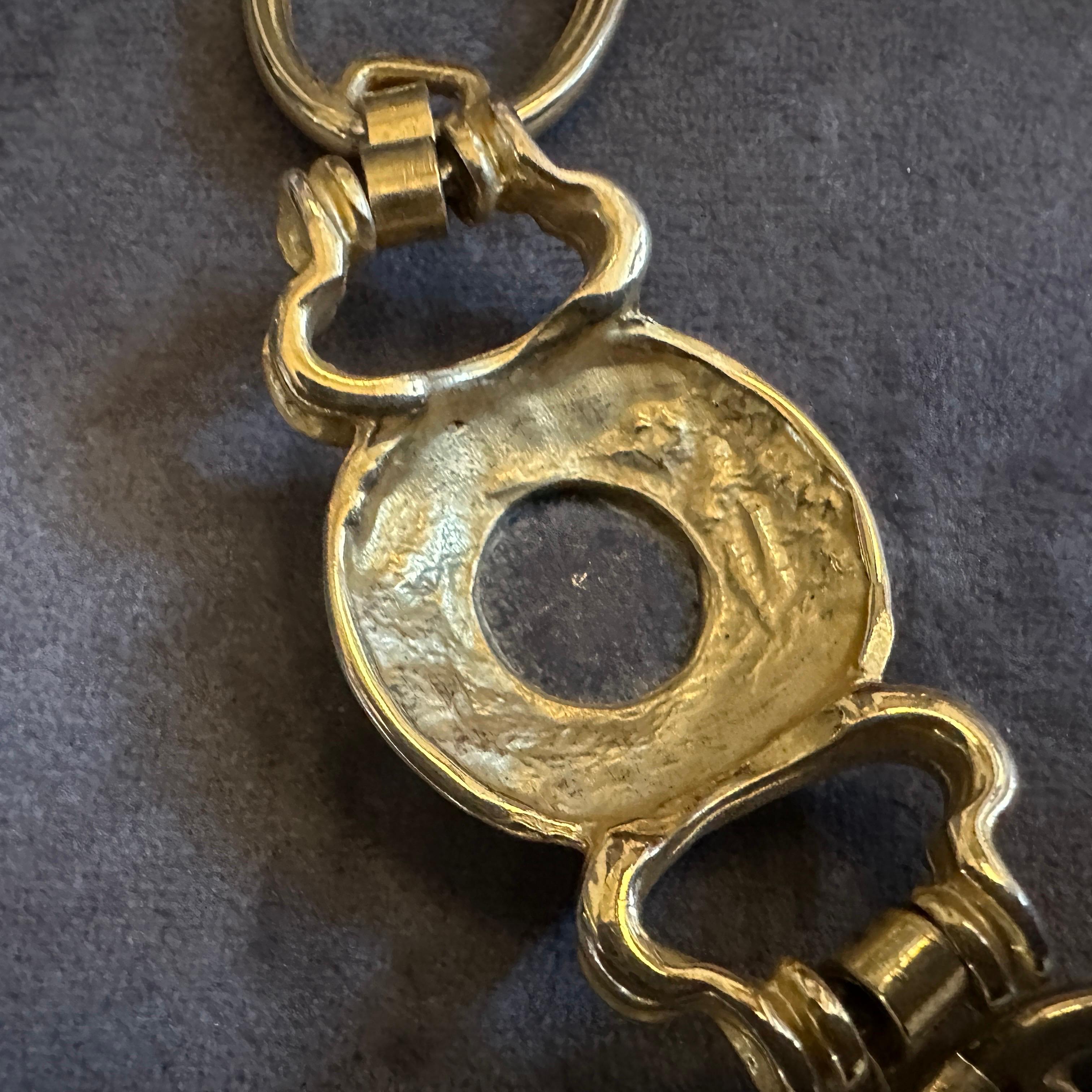 Neoclassico Collana in ottone e Monet del 21° secolo in stile Bulgari in vendita