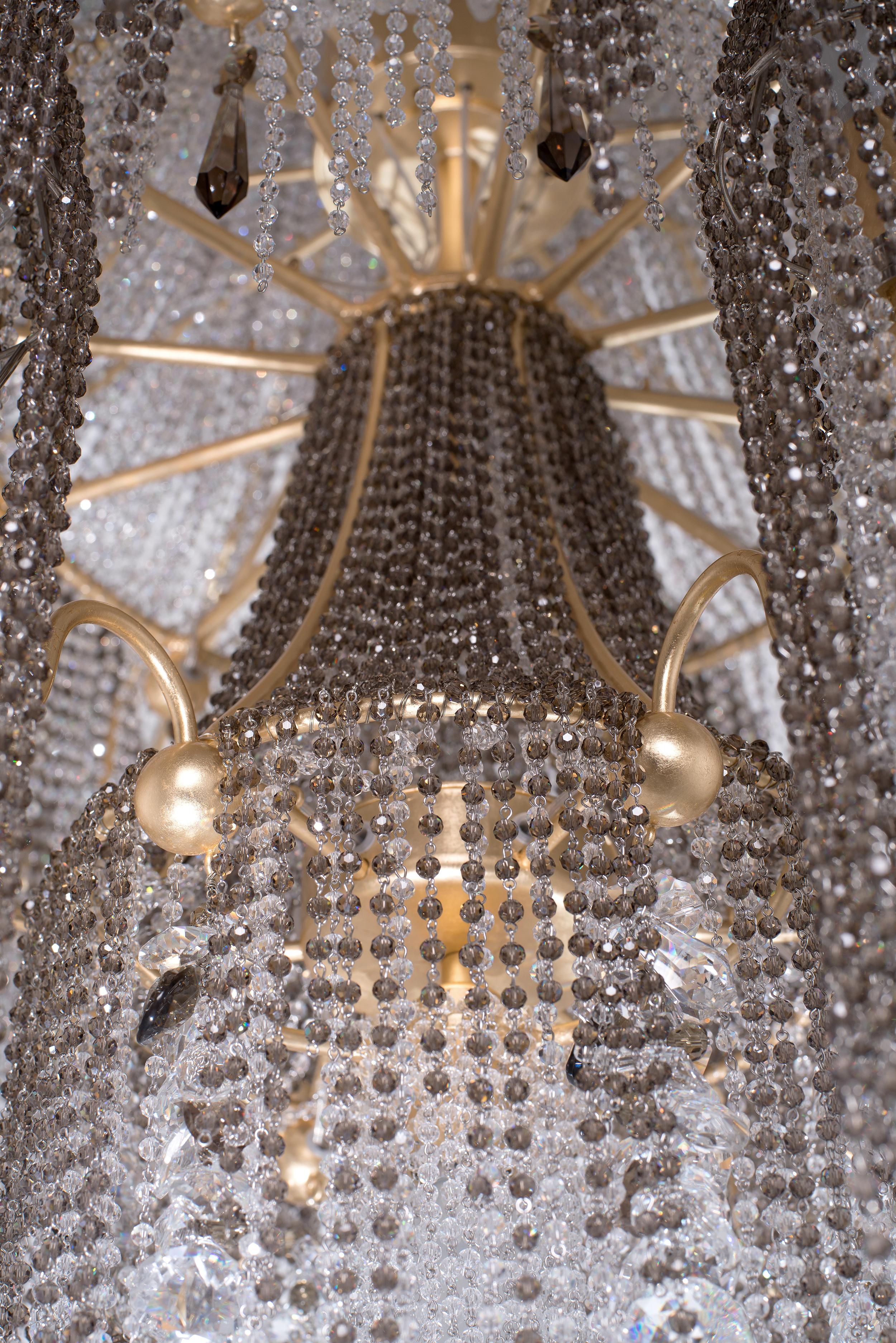 Cristallo Lampadario Burlesque in foglia d'oro e cristalli del XXI secolo di Patrizia Garganti in vendita