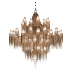 Lampadario Burlesque in foglia d'oro e cristalli del XXI secolo di Patrizia Garganti