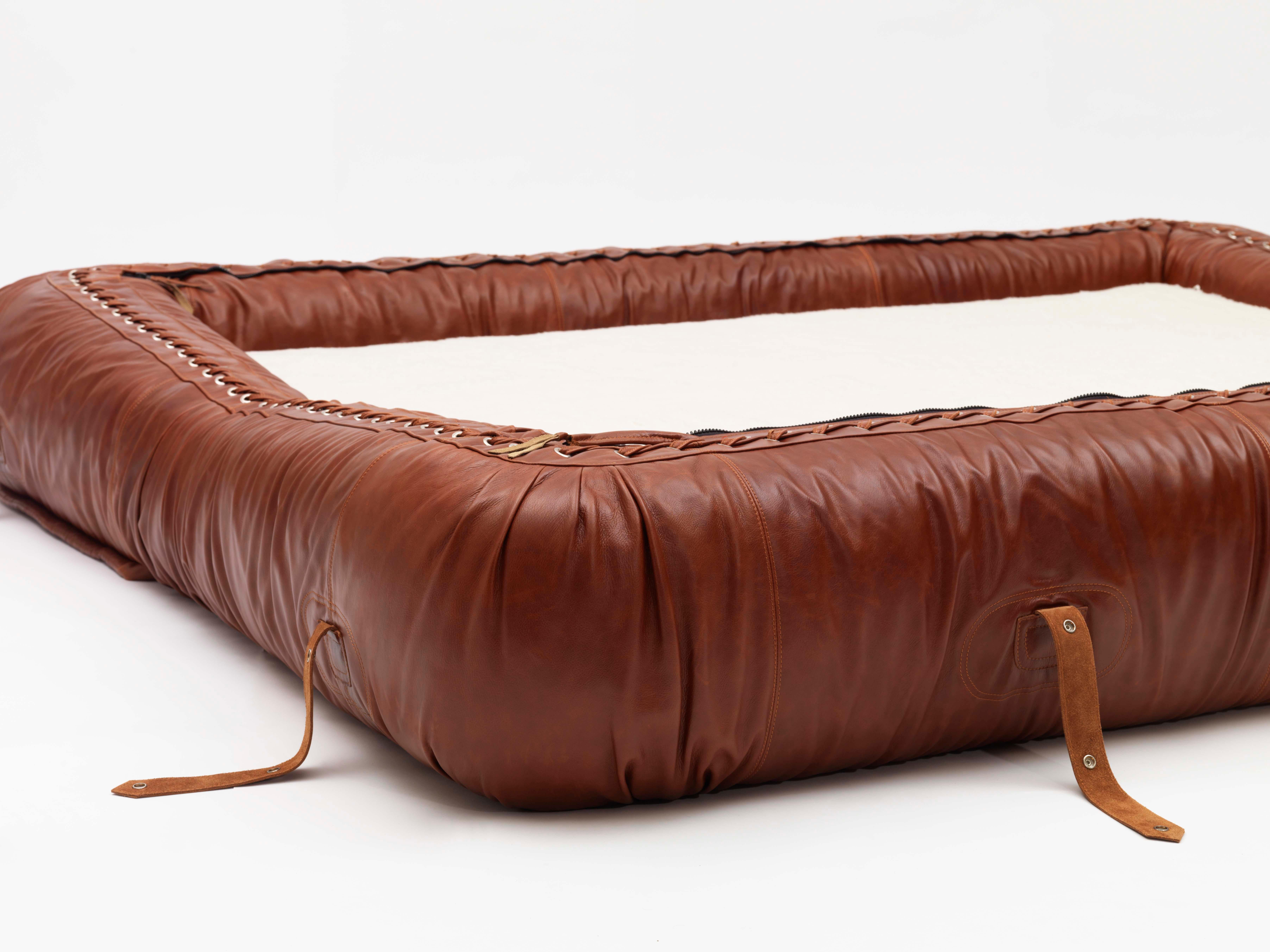 Italian 1970s Anfibio Foldable Sofa Vintage Leather Becchi Giovannetti For Sale