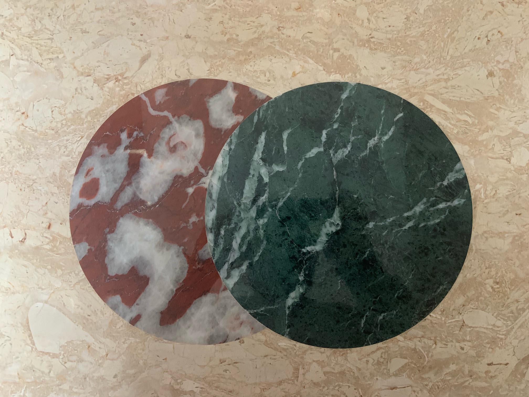 italien 21ème siècle par Arch.A.Natalini Table en marbre polychrome avec incrustation de phases de lune en vente