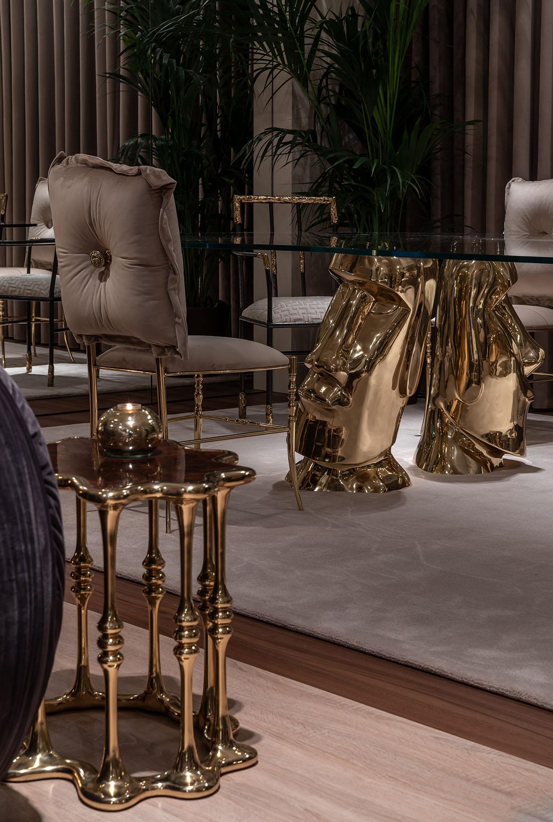 Velours Chaise de salle à manger classique moderne Chiavarina, tapisserie en velours beige, pied en laiton moulé en vente