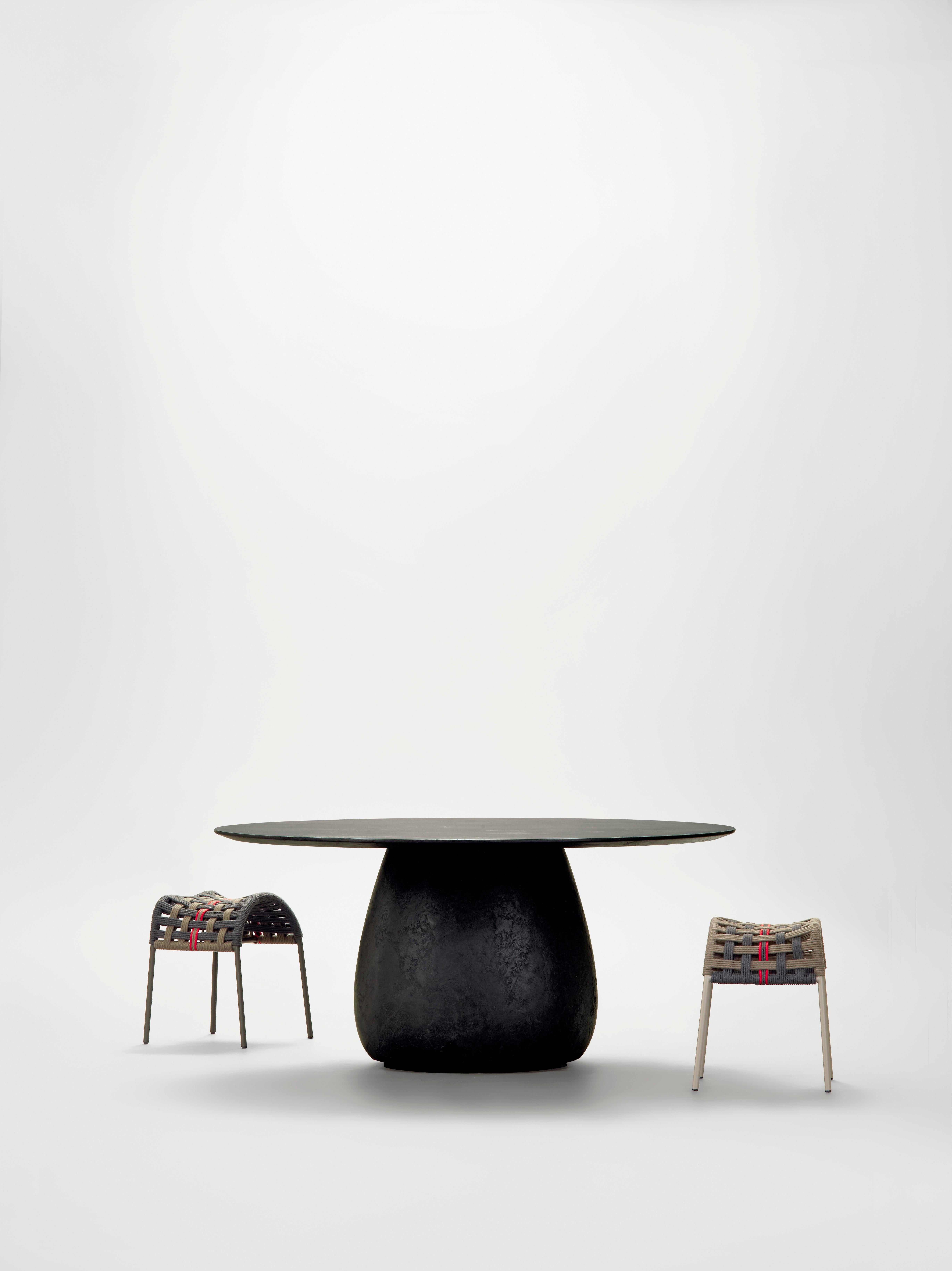 italien Table de salle à manger du 21ème siècle par Ce Studio, finition artisanale en acier en vente