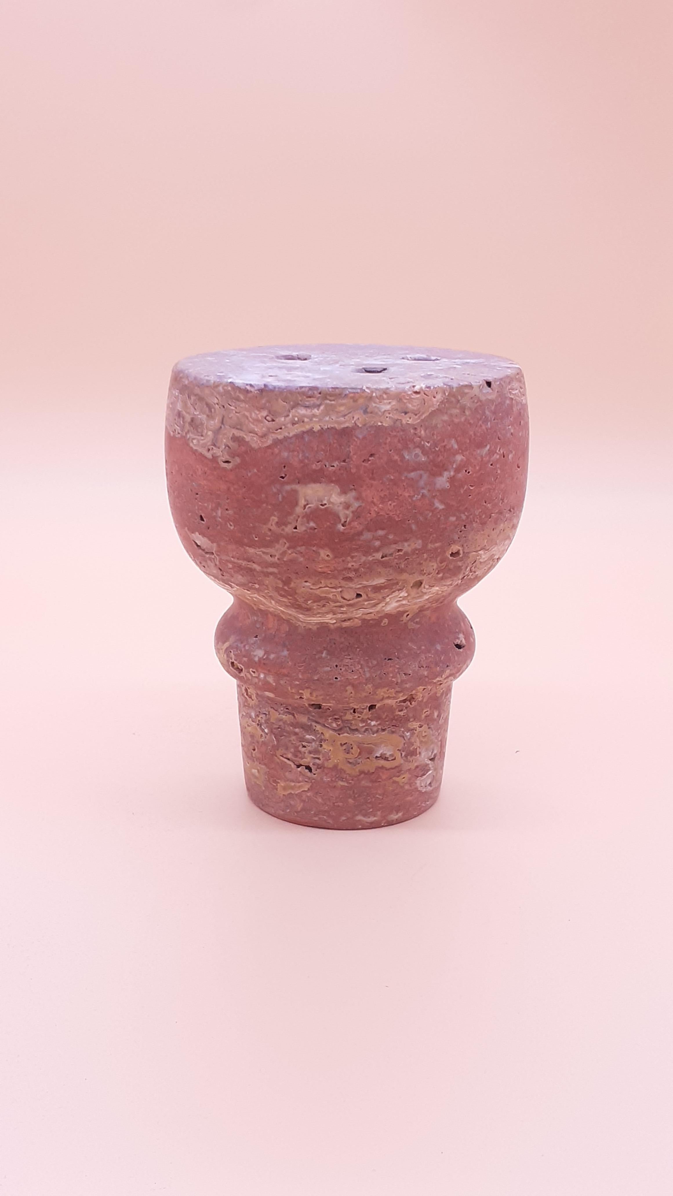 Vaso in marmo disegnato da Feix & Merlin.

Dimensioni: diametro cm 13 x 14 altezza
Materiali: Calacatta Carrara
Progettato da: Feix & Merlin.