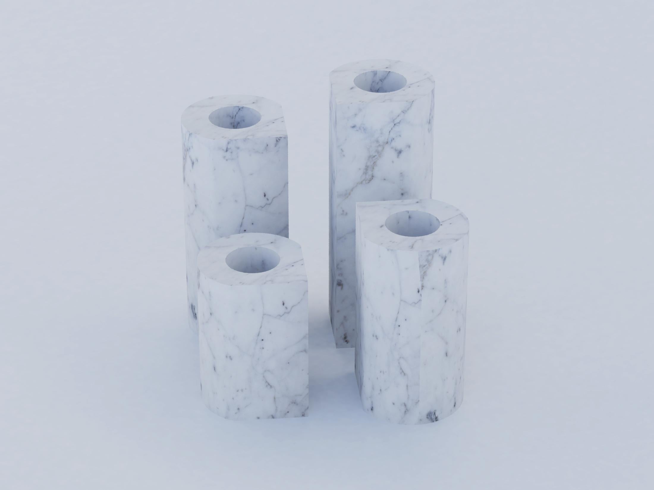 Marmorvasen „PRISMI“ des 21. Jahrhunderts von Marco Marino, Tafelaufsätze aus weißem Carrara im Angebot 1
