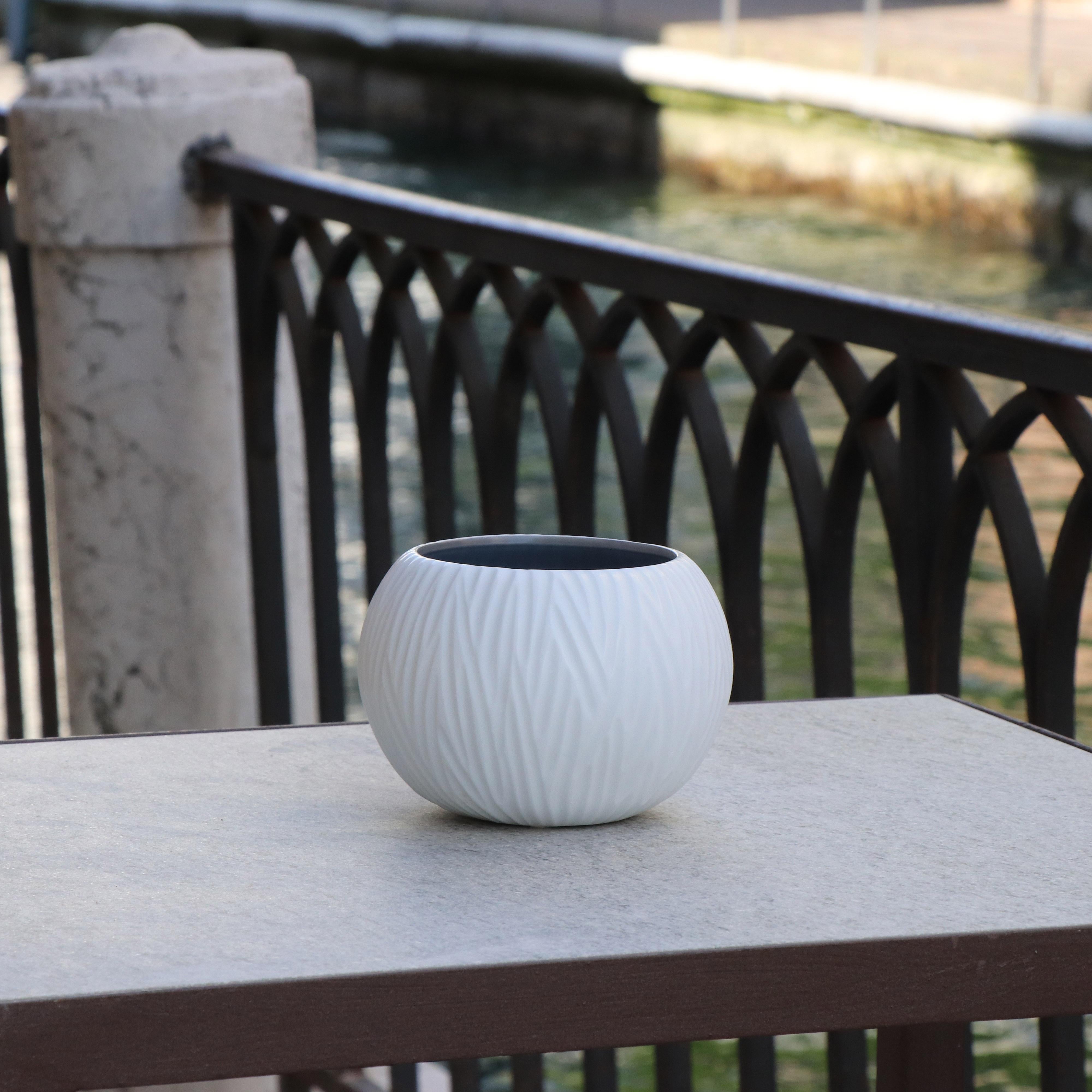 Hand-Carved 21st Century by Micheluzzi Glass Bocia White Vase Handmade Murano Glass For Sale