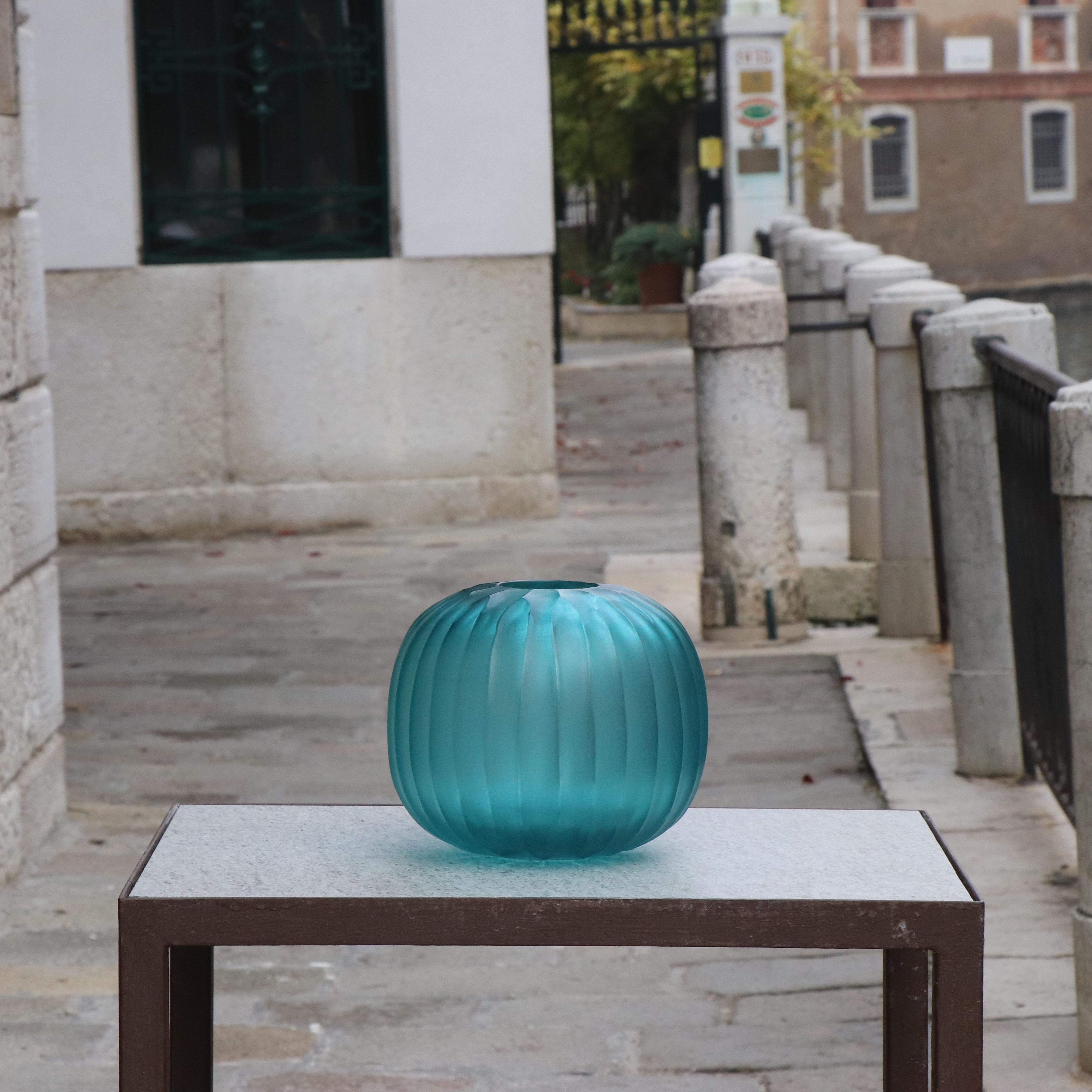Hand-Carved 21st Century by Micheluzzi Glass Riccio Smeraldo Vase Handmade Murano Glass
