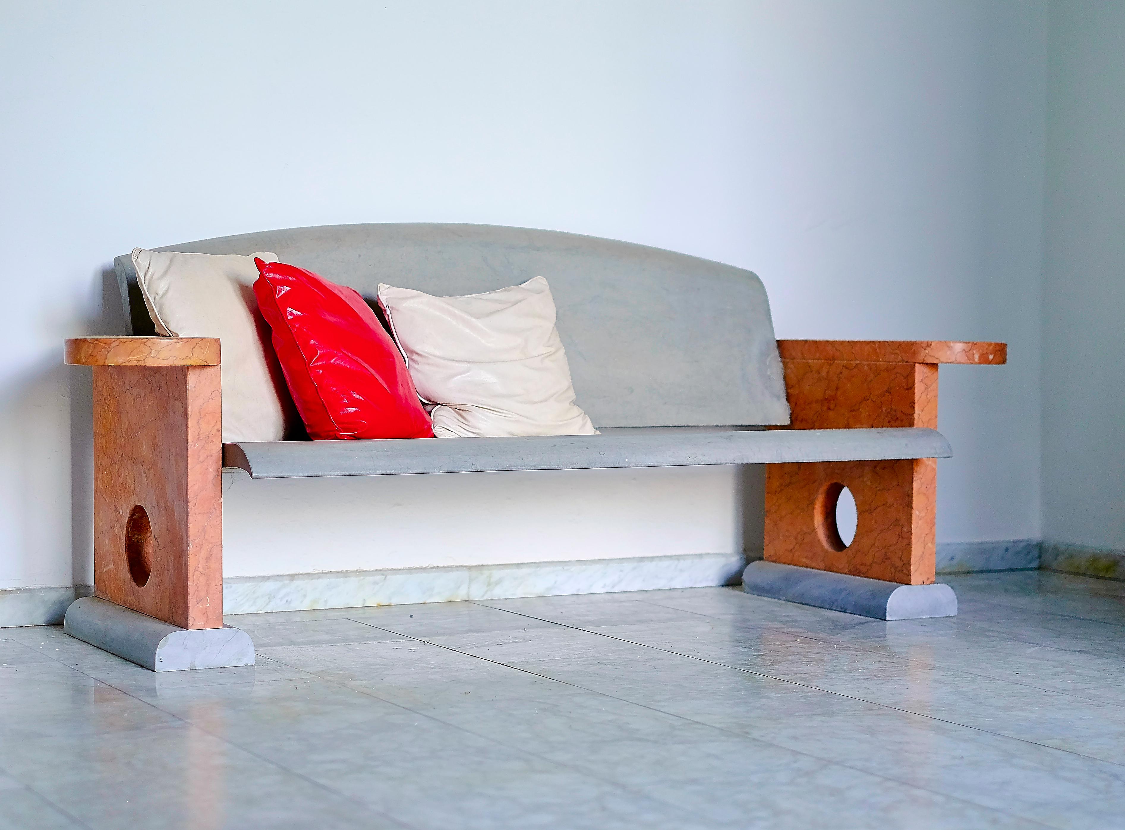 Moderne Banc en marbre d'intérieur/extérieur « DIVANO POLICROMO 1 » du 21e siècle de S.Asti en vente
