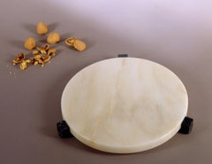 Runder Tafelaufsatz „UIKA“ aus Marmor von Sergio Asti aus dem 21. Jahrhundert
