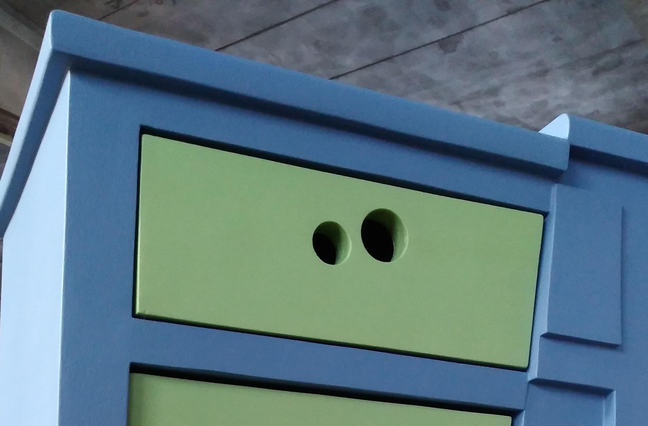 Escultura de armario del siglo XXI Diseño italiano contemporáneo en madera y resina Siglo XXI y contemporáneo en venta