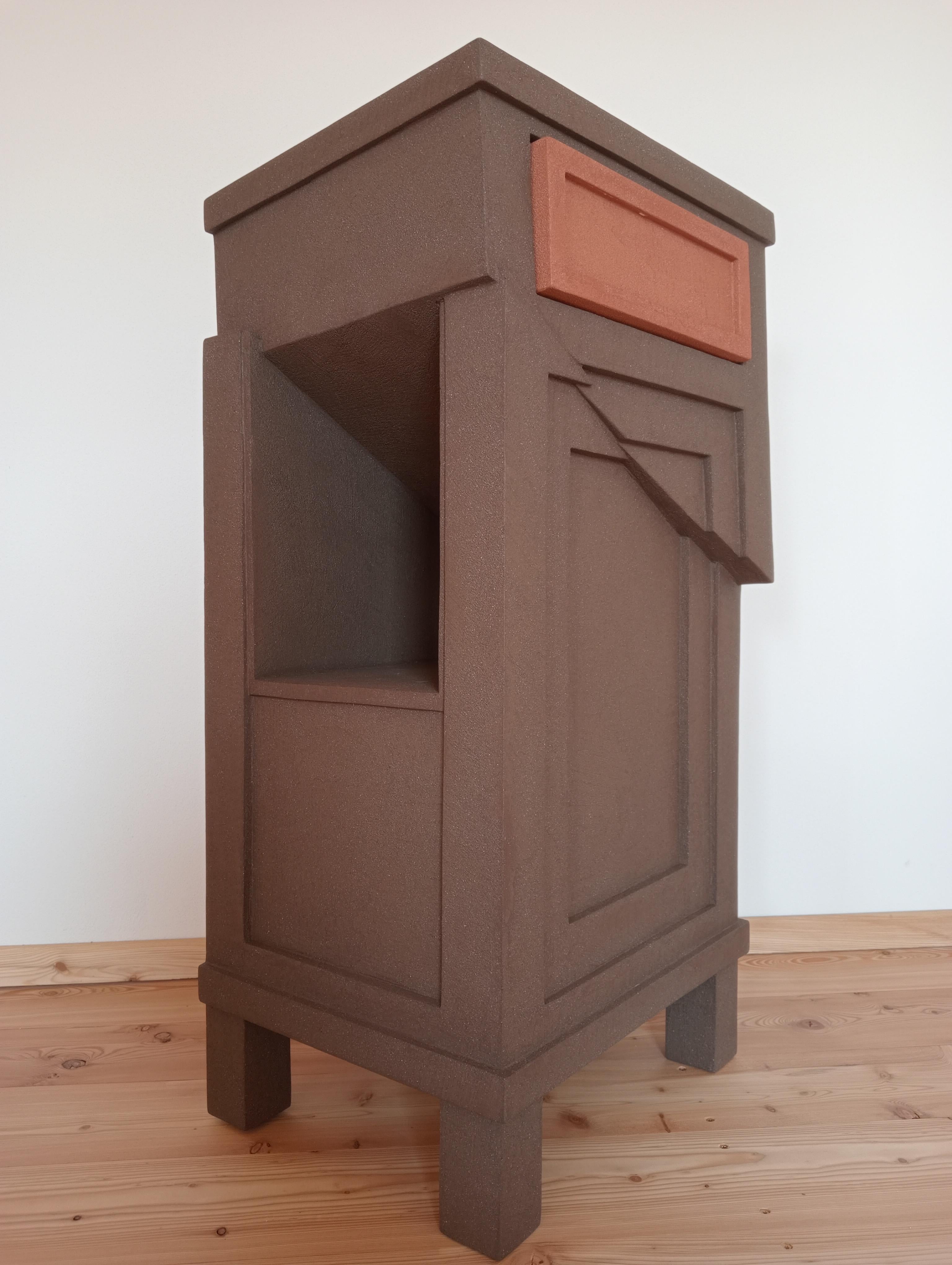 Moderne Meuble de rangement-sculpture du 21e siècle de design italien contemporain en bois coloré - Résine en vente