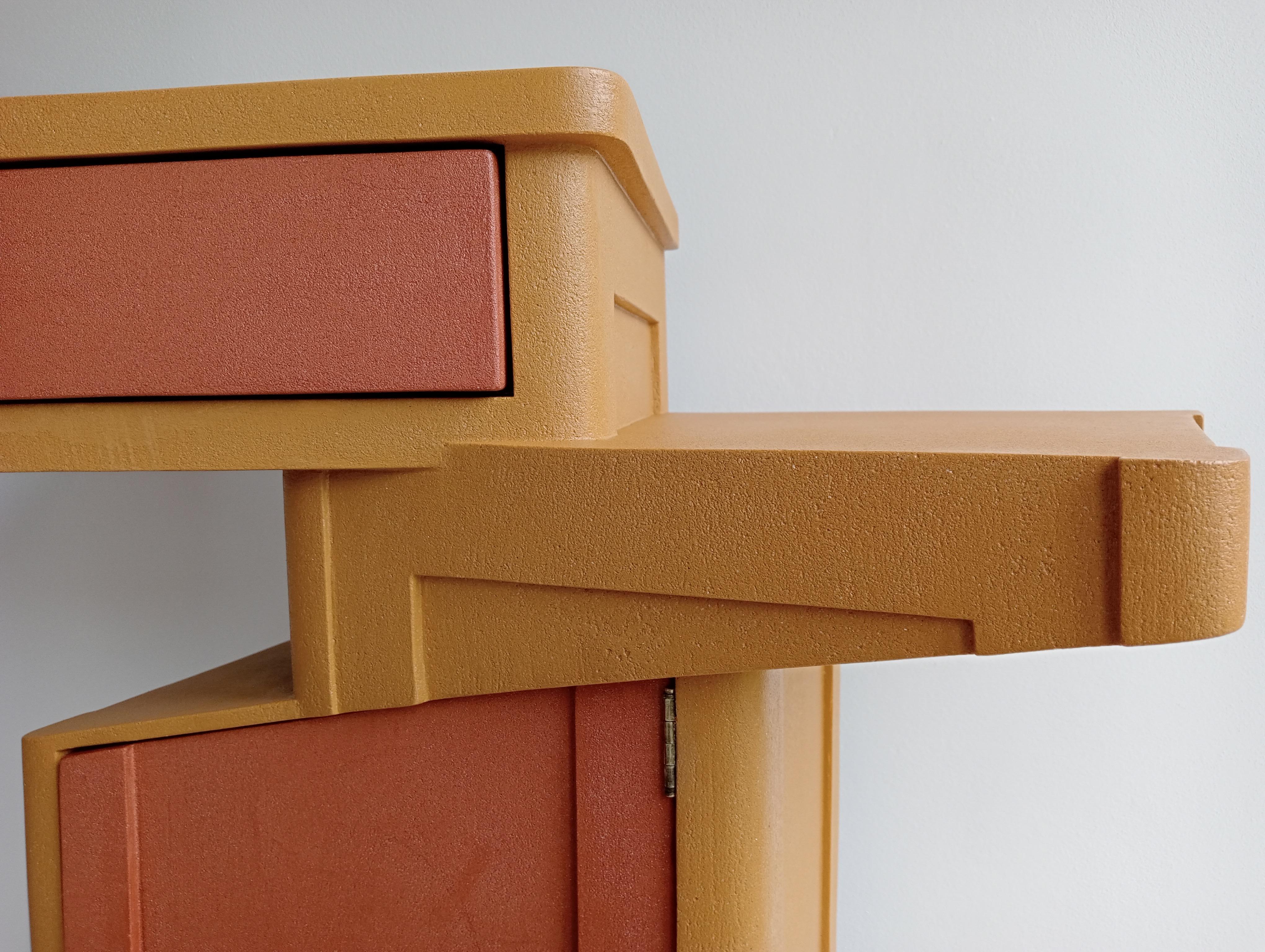 Cabinet Sculpture Italienisches Design Contemporary in Holz und Harz gefärbt im Angebot 2