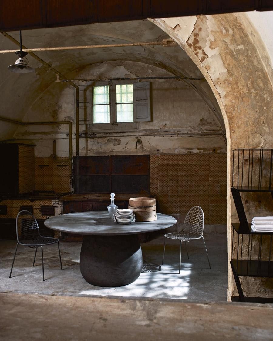Italian 21st Century Ce Studio Dining Table Rigid Polystyrene Artisan Lava Stone Finish For Sale