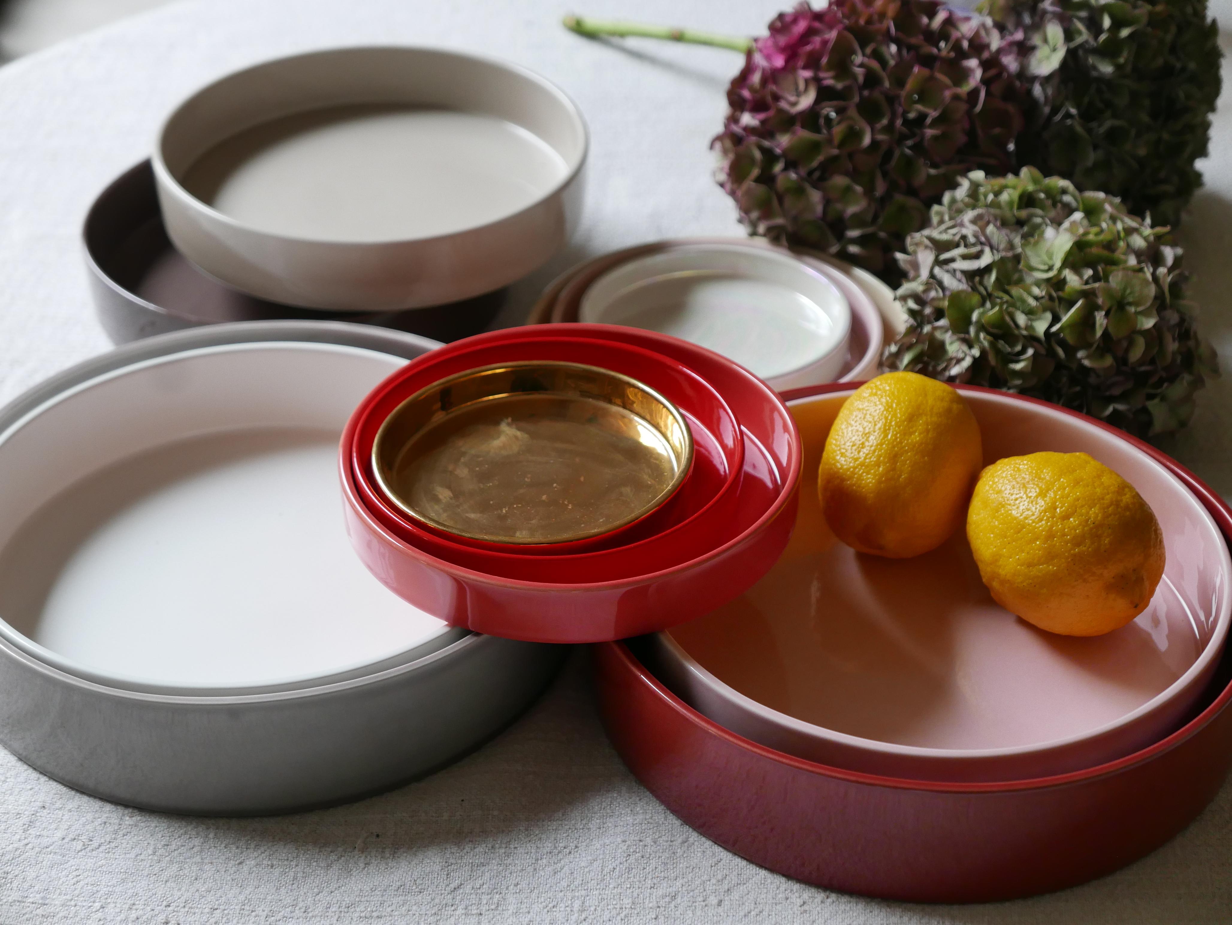 Modern 21st Century Ceramic Set Serving Plates Neutral and Warm Tones Made in Italy For Sale
