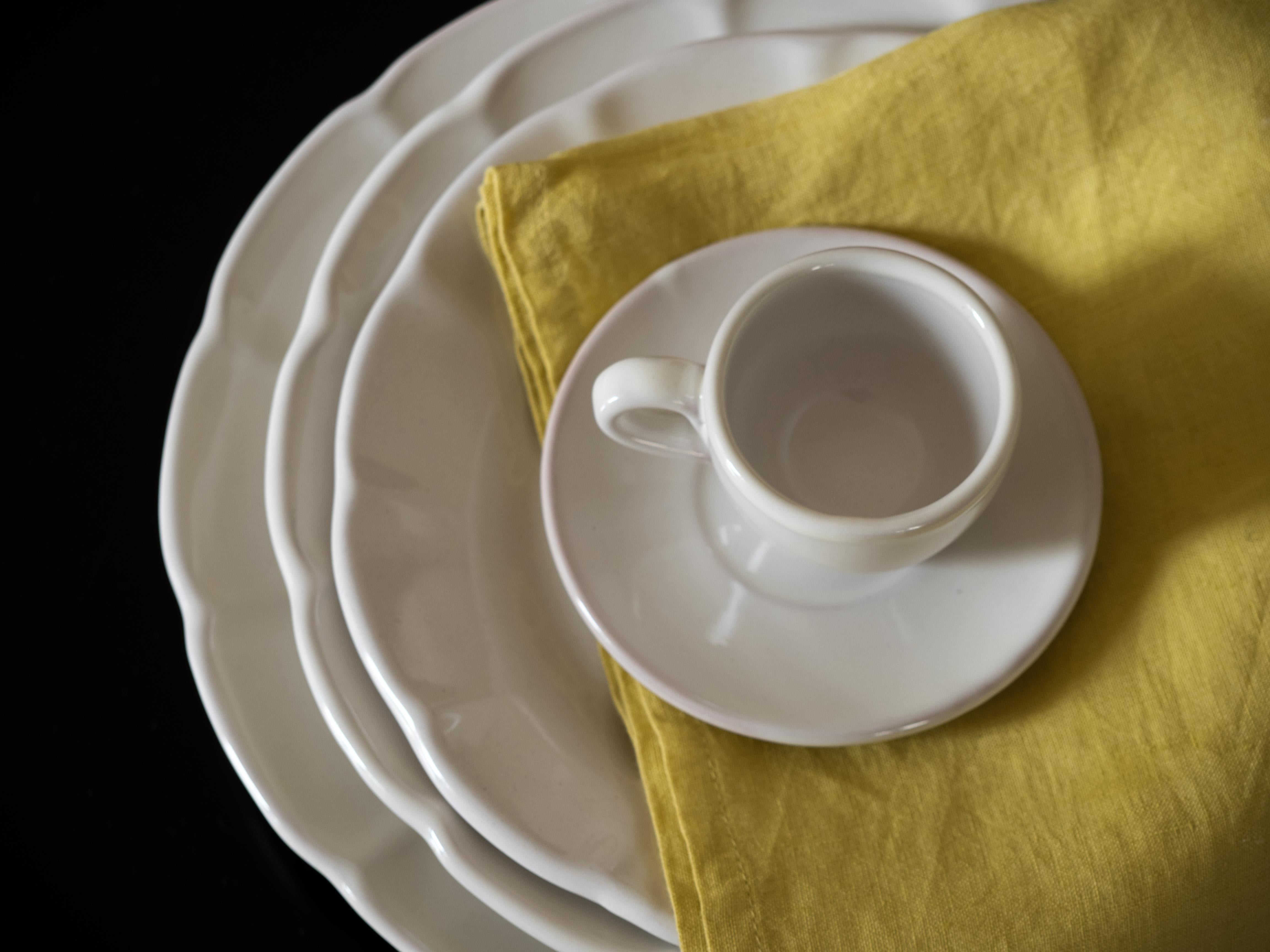 Céramique Vietri du XXIe siècle  Assiettes latérales blanches fabriquées à la main en Italie, ensemble de tables  en vente 3