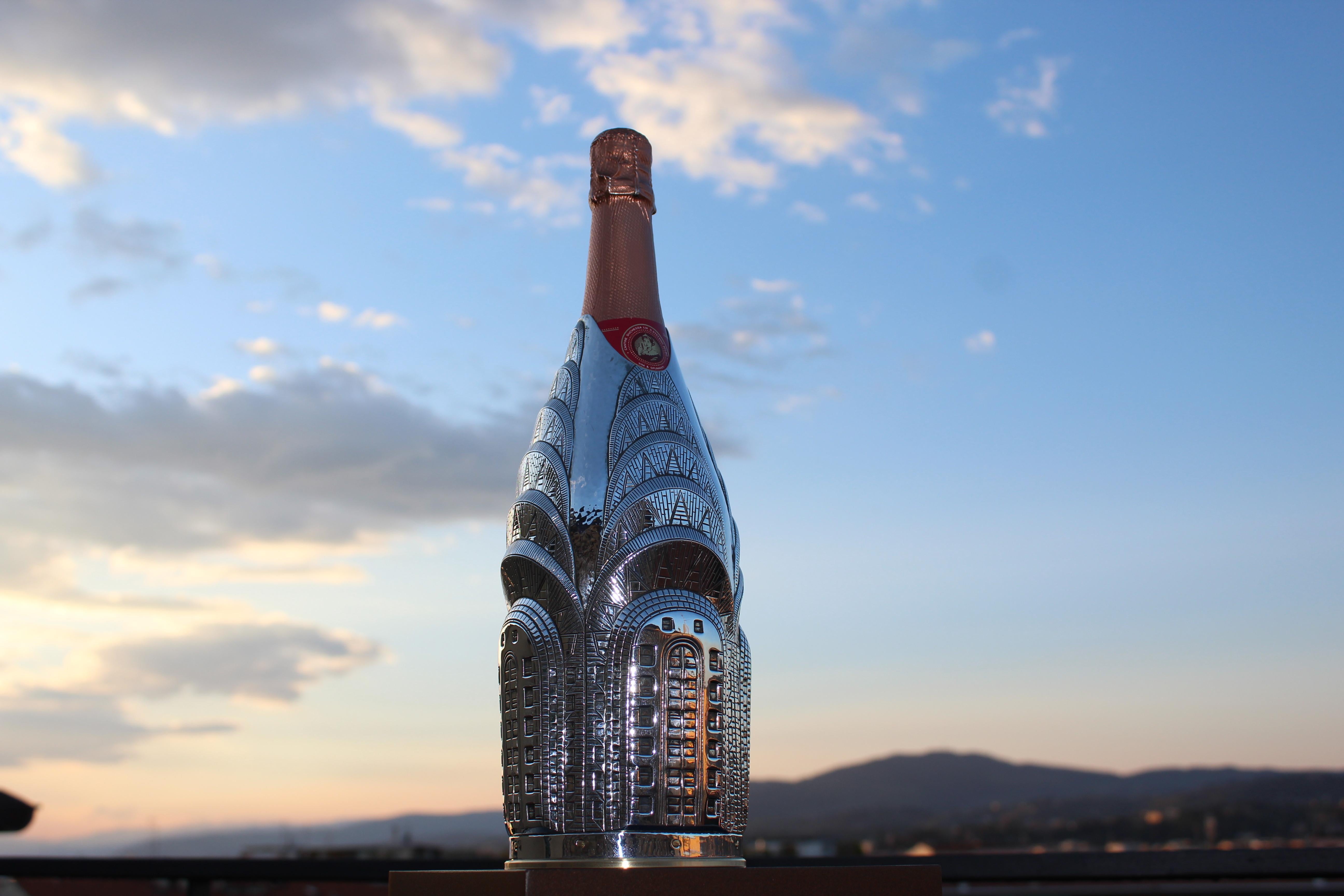 Champagne du 21e siècle en argent pur massif, Chrysler Building, Italie Unisexe en vente