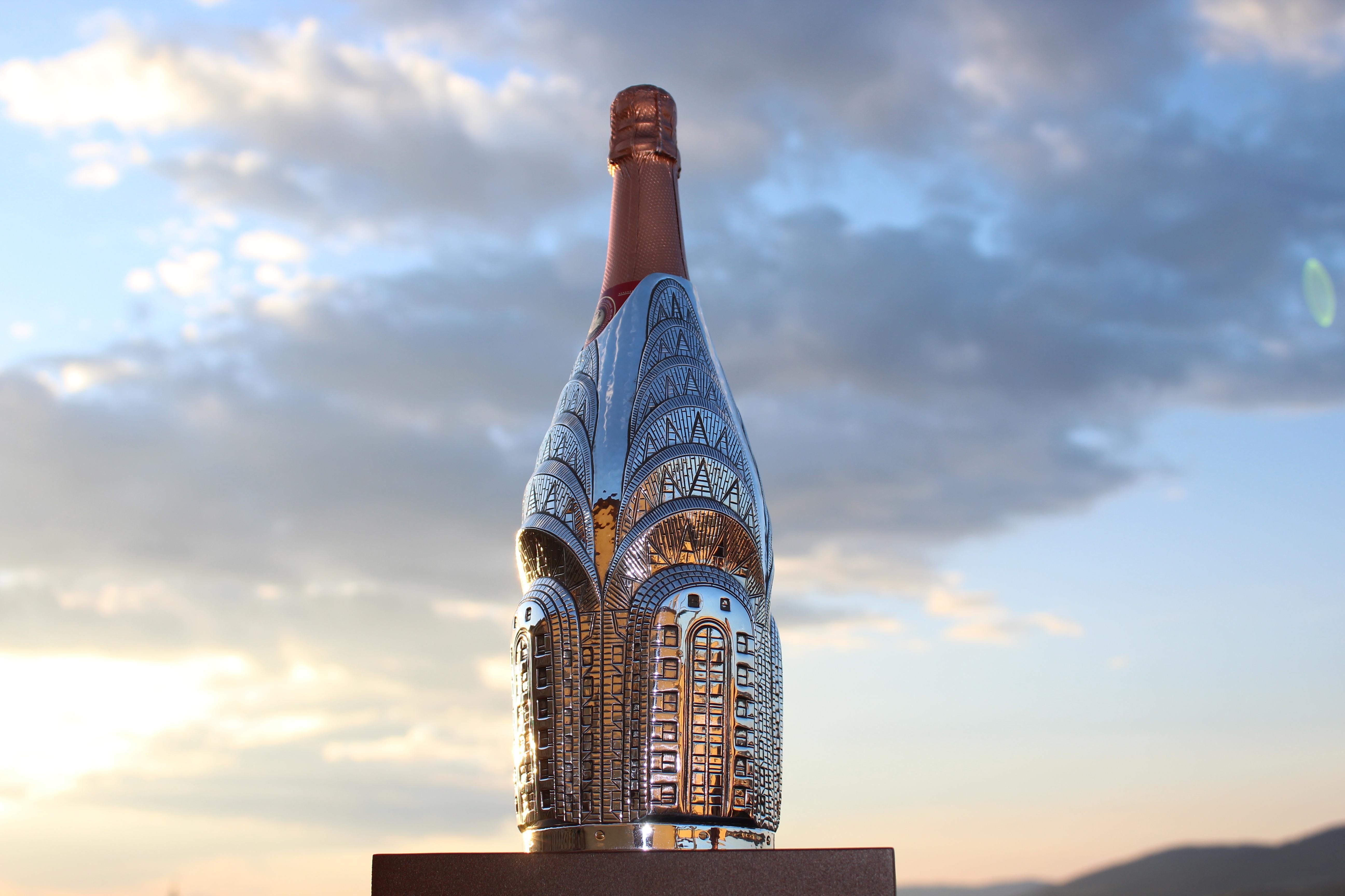 Champagne du 21e siècle en argent pur massif, Chrysler Building, Italie en vente 1