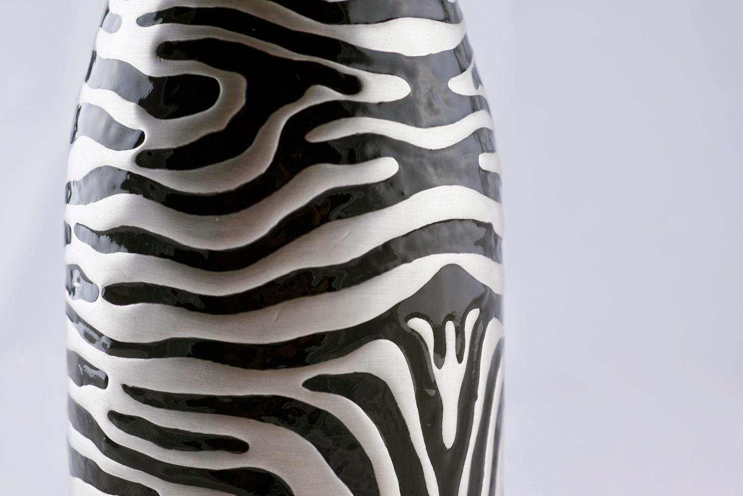 Champagnerfarbener Deckel aus massivem reinen Silber, Zebra, 2020, Italien im Angebot 9