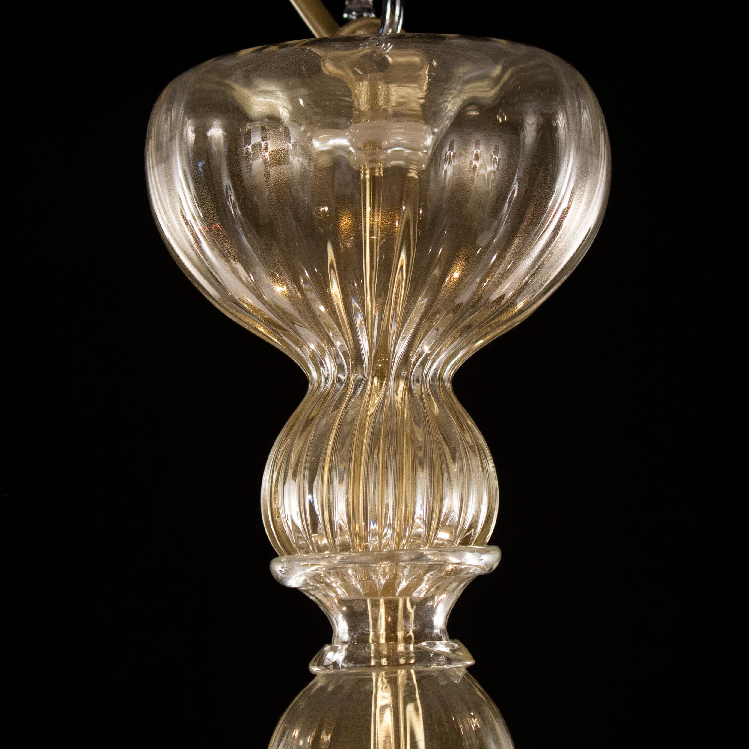 Italiano Lampadario del XXI secolo a 3 bracci in vetro di Murano oro di Multiforme in stock in vendita