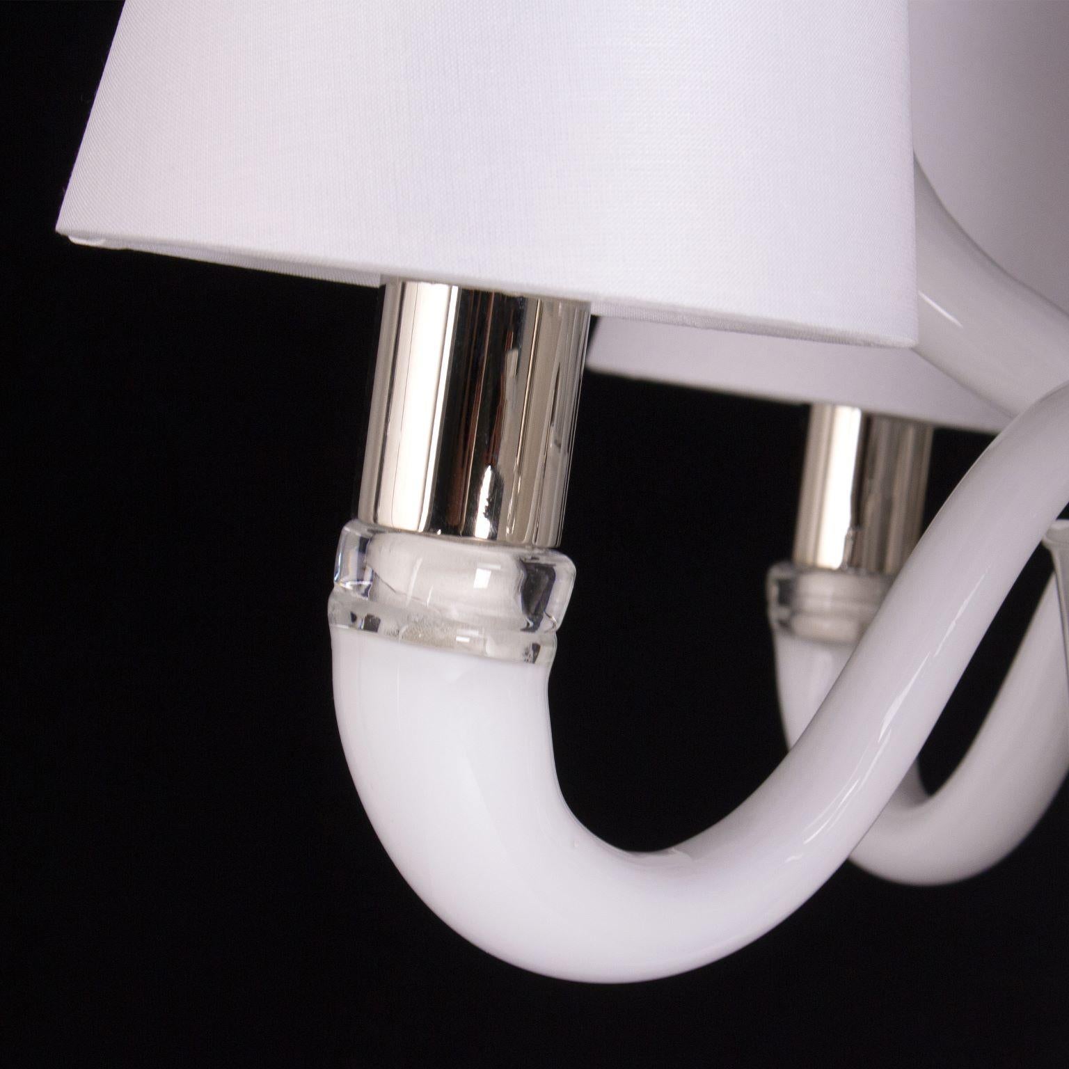 Kronleuchter des 21. Jahrhunderts, 5+5 Lichter, weißes Muranoglas, Lampenschirme von Multiforme (Italienisch) im Angebot