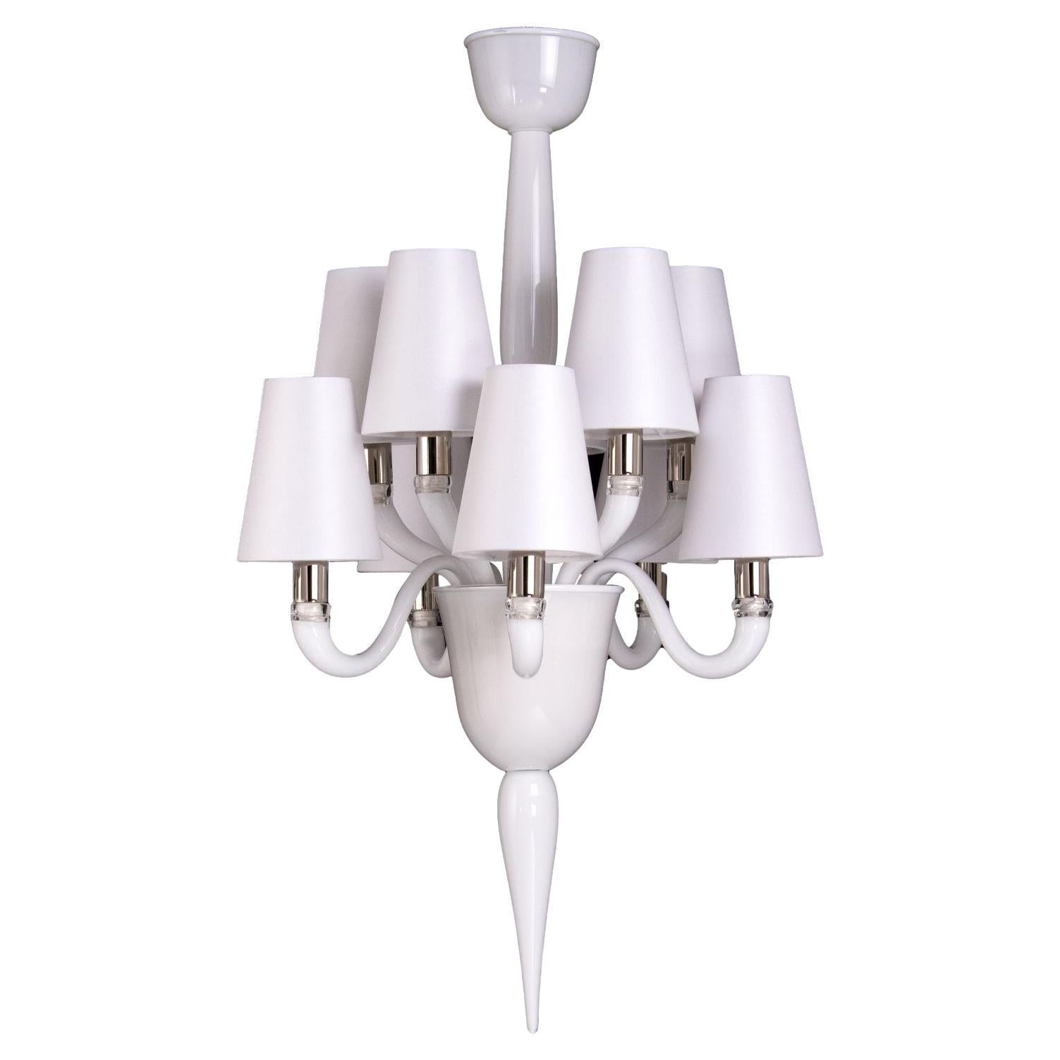 Lampadario del XXI secolo a 5+5 luci, vetro di Murano bianco, paralumi by Multiforme