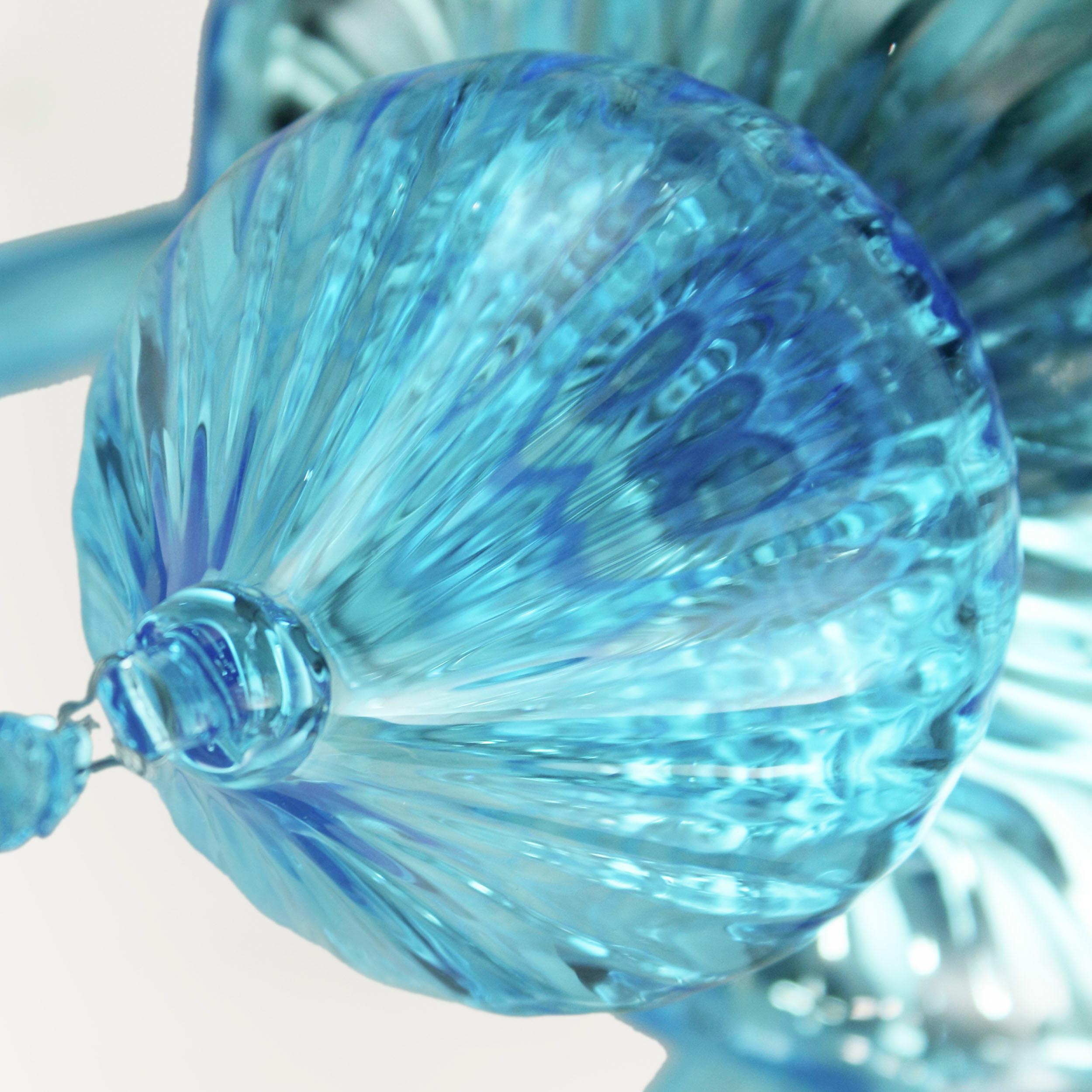 Autre Lustre du 21e siècle, 6 bras en verre de Murano bleu clair par Multiforme en vente