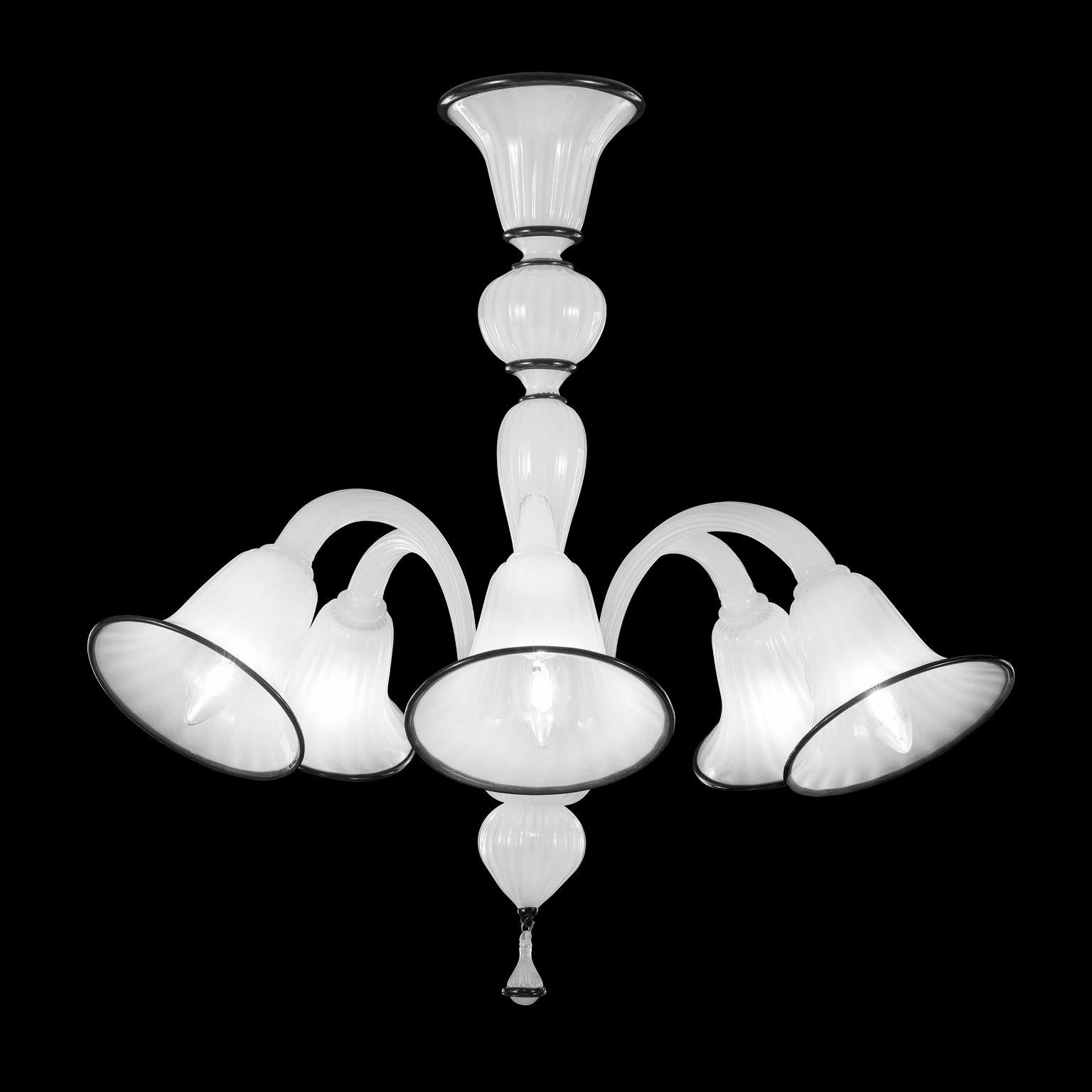 Simplicissimus 390 chandelier, 6 lights, in silk artistic glass, black details by Multiforme 
This collection in Murano glass is characterized by downward lights and superb simplicity. It is the result of a research which harks back to the Classic
