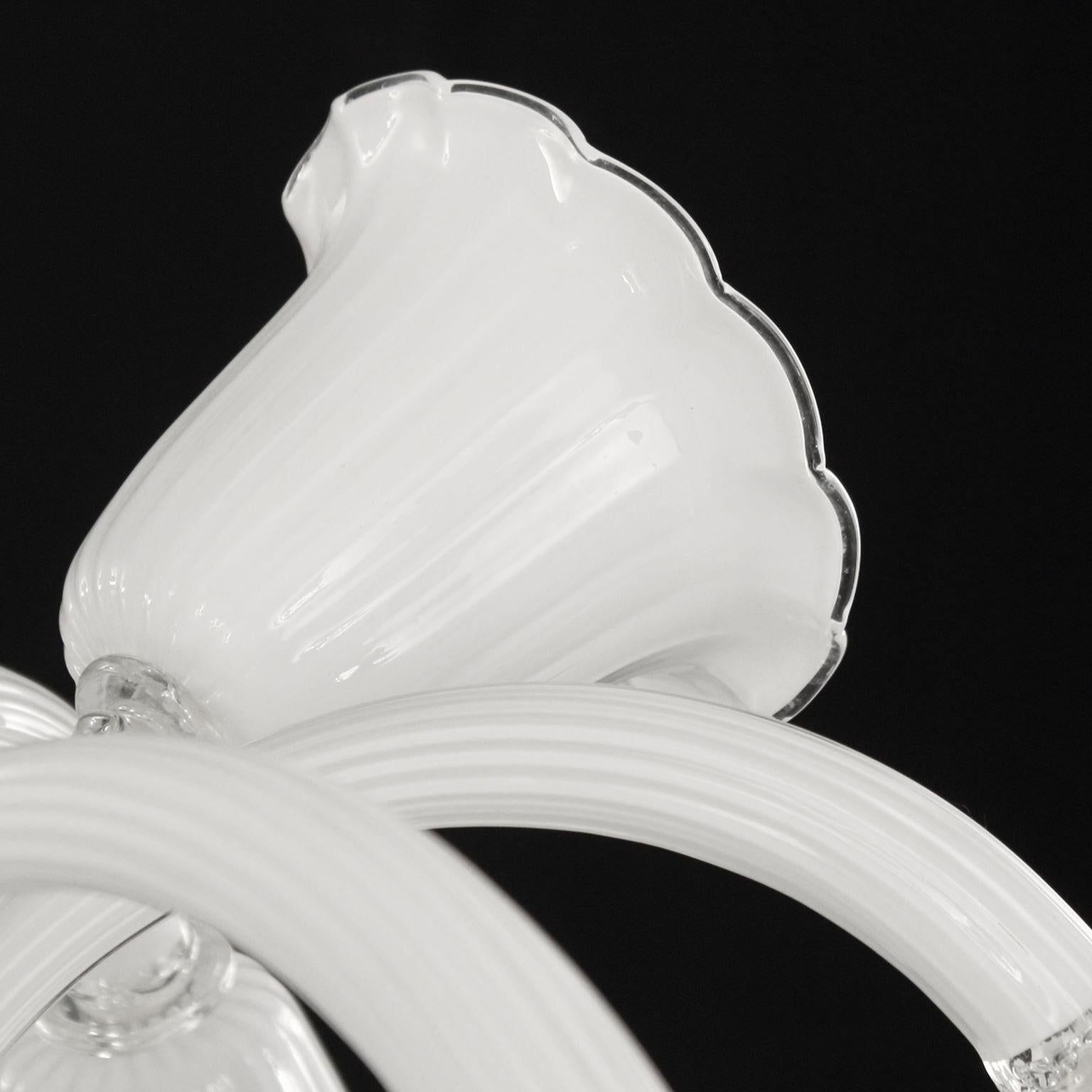 Lampadario del XXI secolo a 9 luci, vetro di Murano bianco di Multiforme in stock in vendita 1