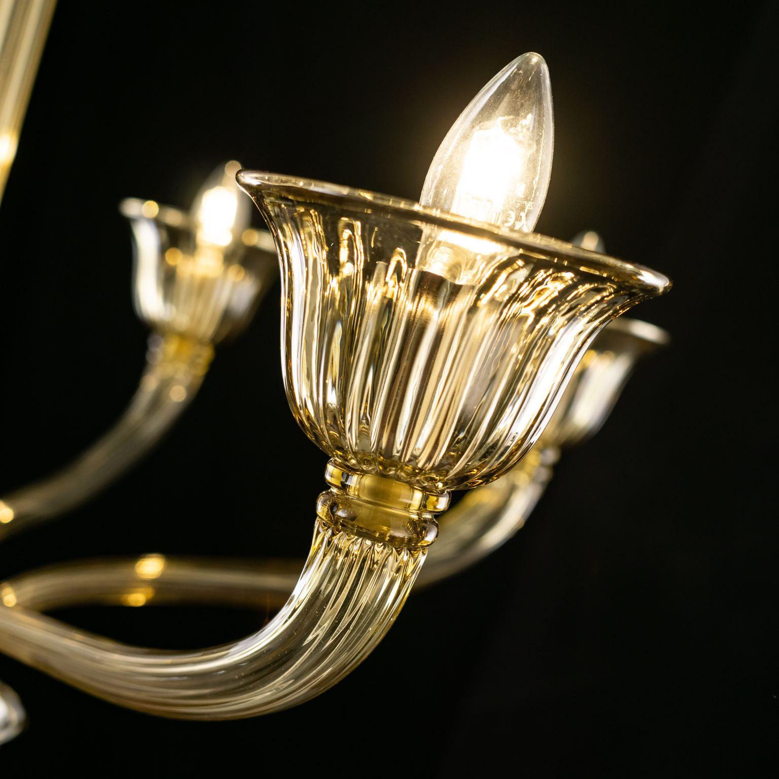 XXI secolo e contemporaneo Lampadario del XXI secolo a 6 bracci in vetro di Murano di Multiforme in vendita