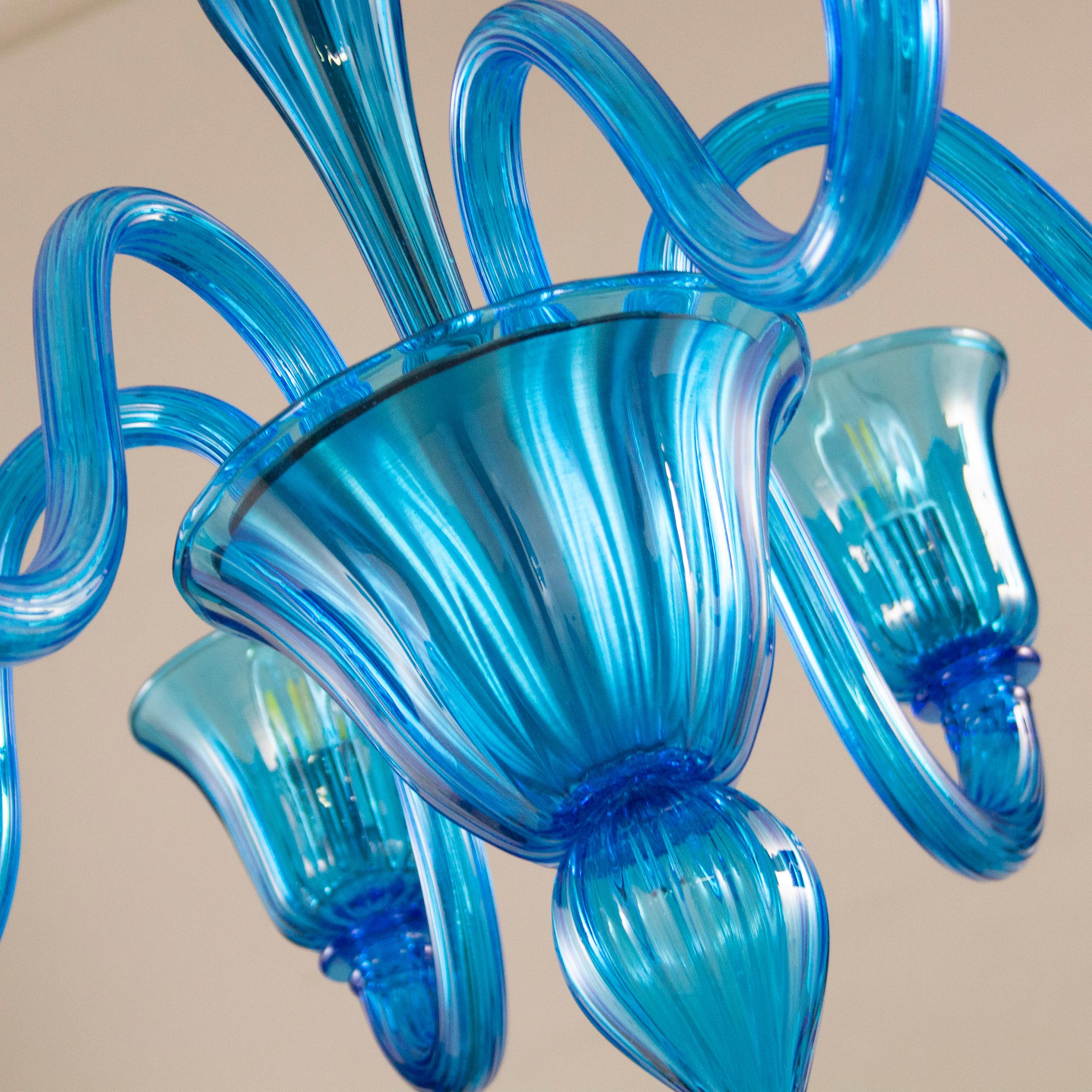 Vetro soffiato Lampadario del XXI secolo a 6 bracci, vetro di Murano turchese di Multiforme in stock in vendita