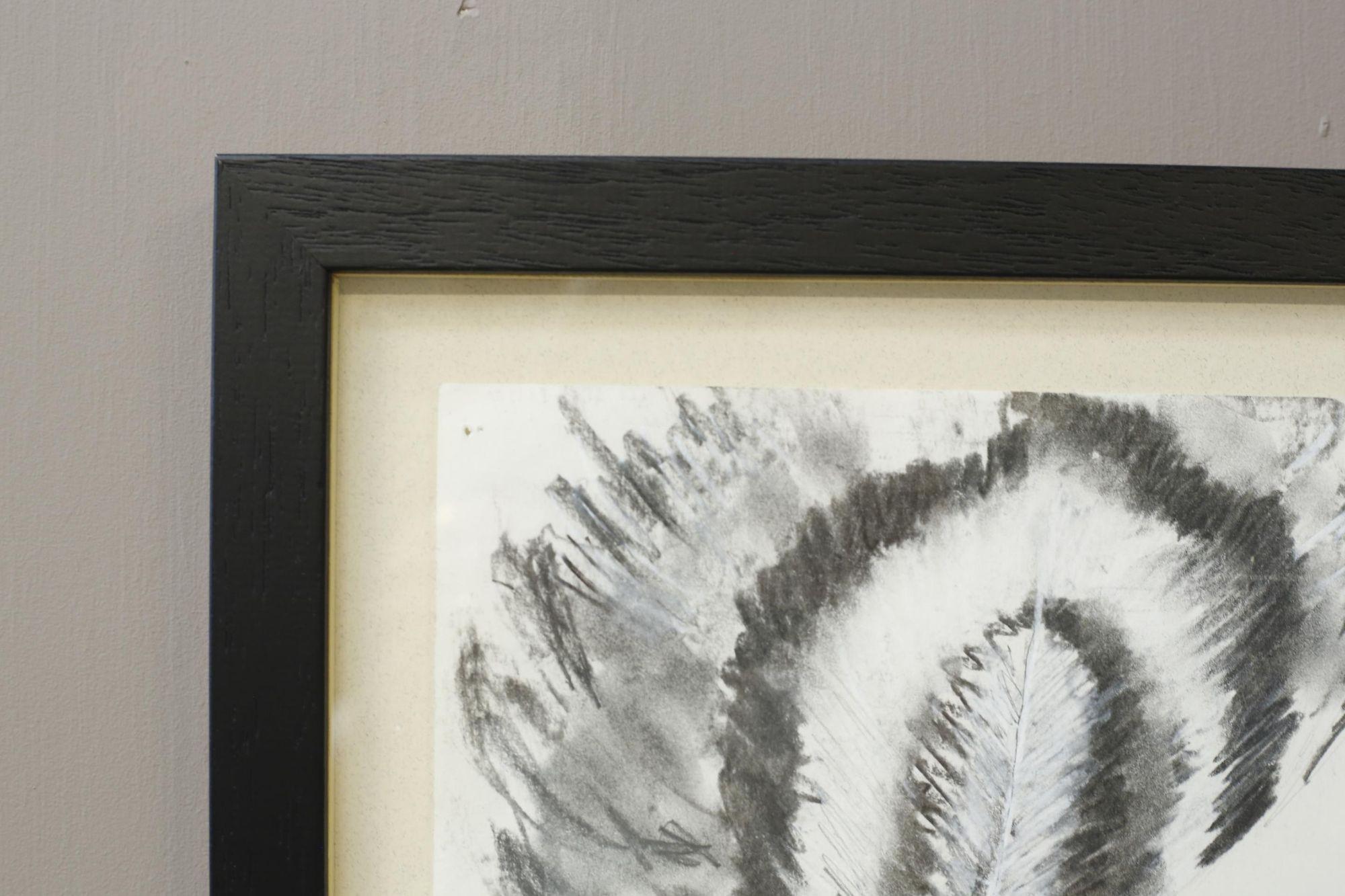 Opere d'arte a carboncino e gesso del XXI secolo - Piume 2 in vendita 2