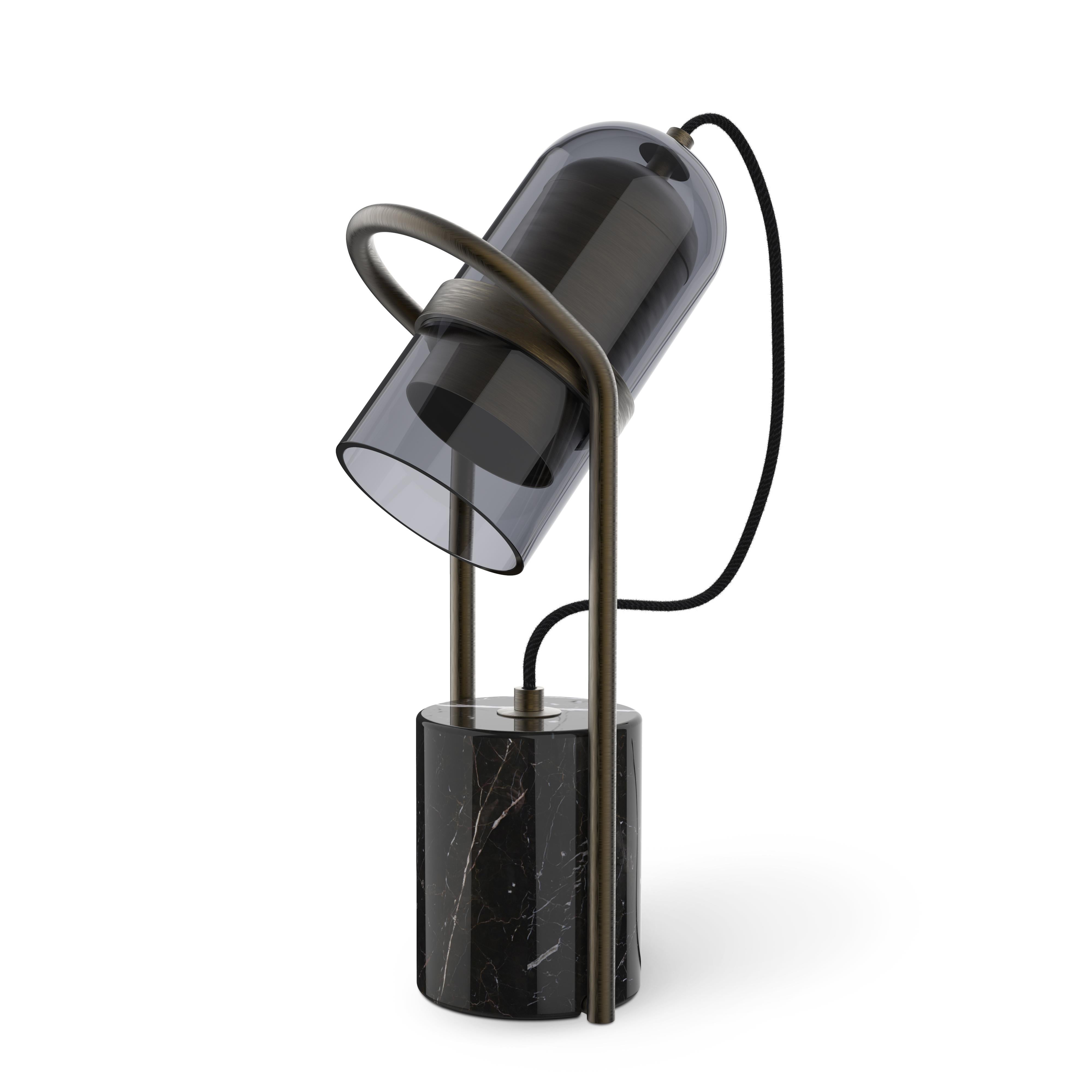 Cleveland Tischlampe aus Marmor und Messing, 21. Jahrhundert (Portugiesisch) im Angebot