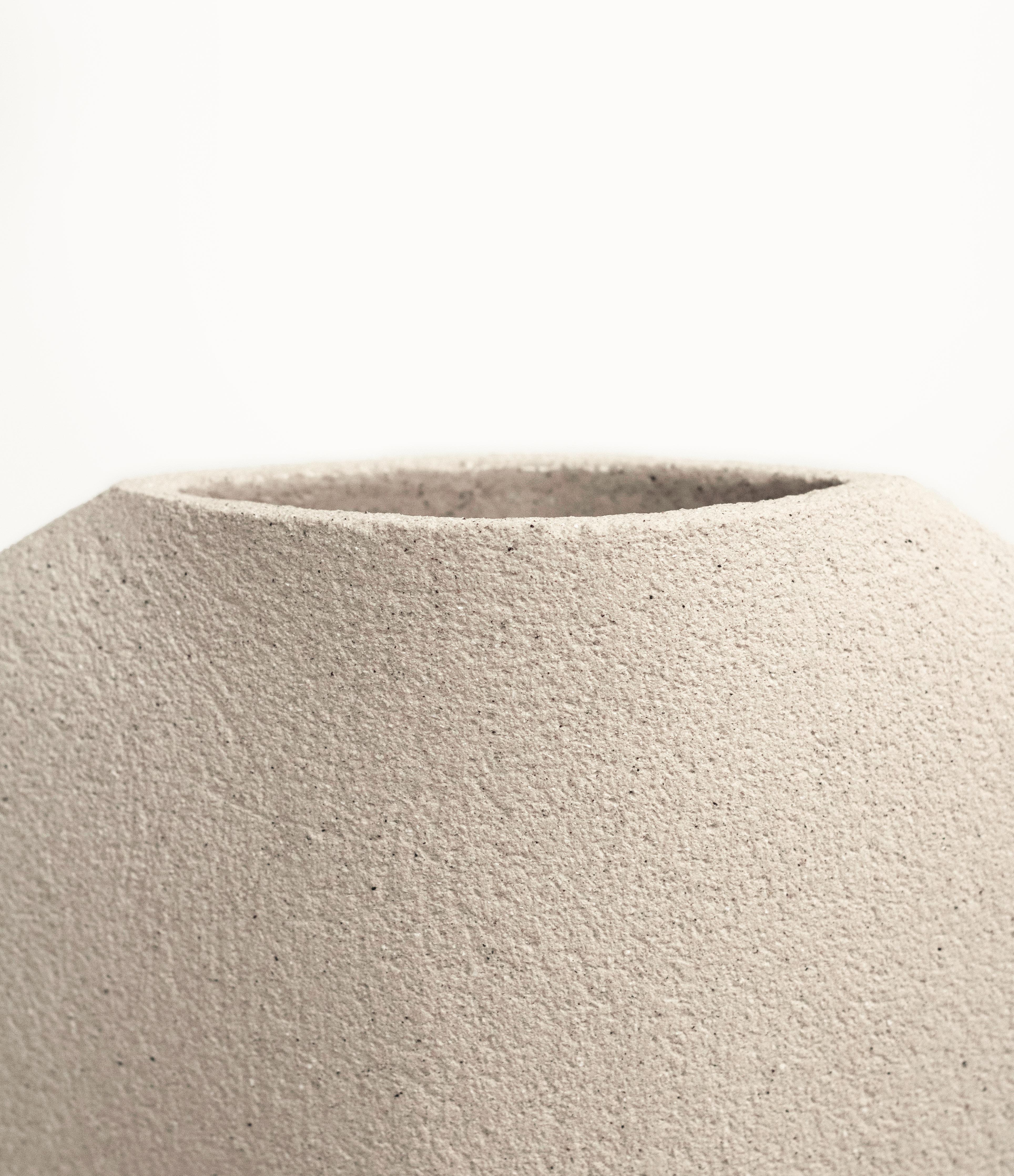 Minimalist 21st Century Clover Vase in White Ceramic, Hand-Crafted in France For Sale