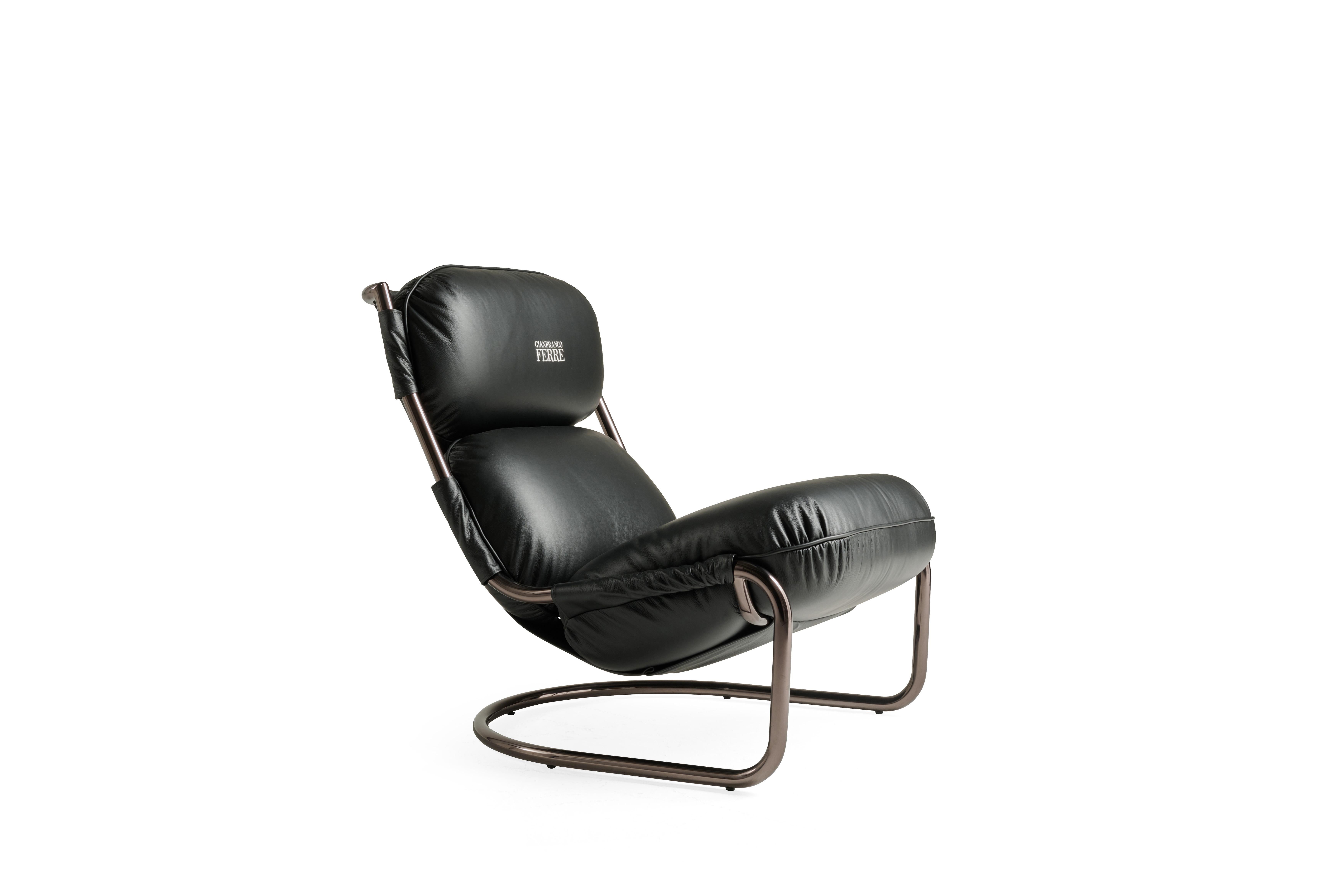 Captivating lines and retrò inspiration for the Columbus armchair. Featuring a tall seatback and a generous seat, the armchair combines an inviting aesthetic with the highest level of comfort.
Columbus armchair with structure in metal with Black