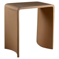 Tabouret et table d'appoint contemporains en béton du 21e siècle, couleur ciment Honey Jellow