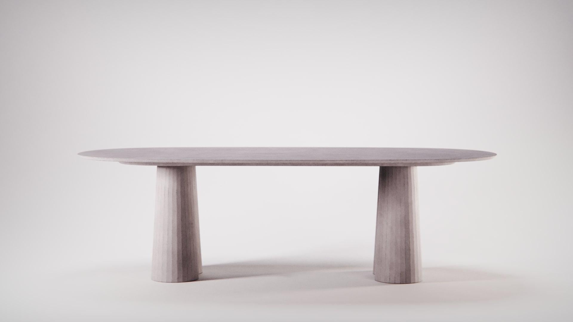 Romain classique Table de forme ovale en béton du 21e siècle Couleur ciment poudré, fabriquée à la main en Italie en vente