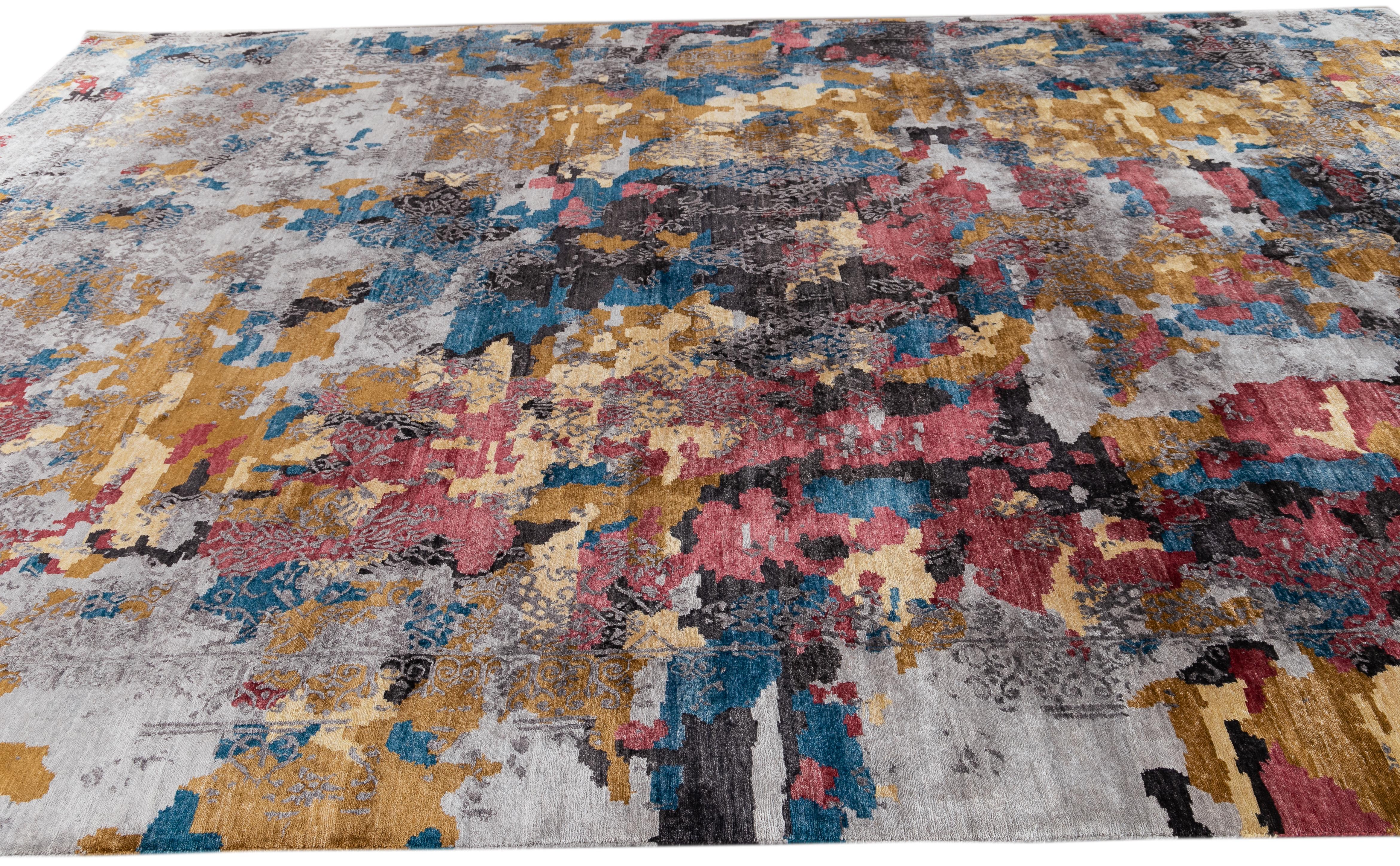 21st Century Contemporary Abstract Grey Silk Area Rug For Sale 4