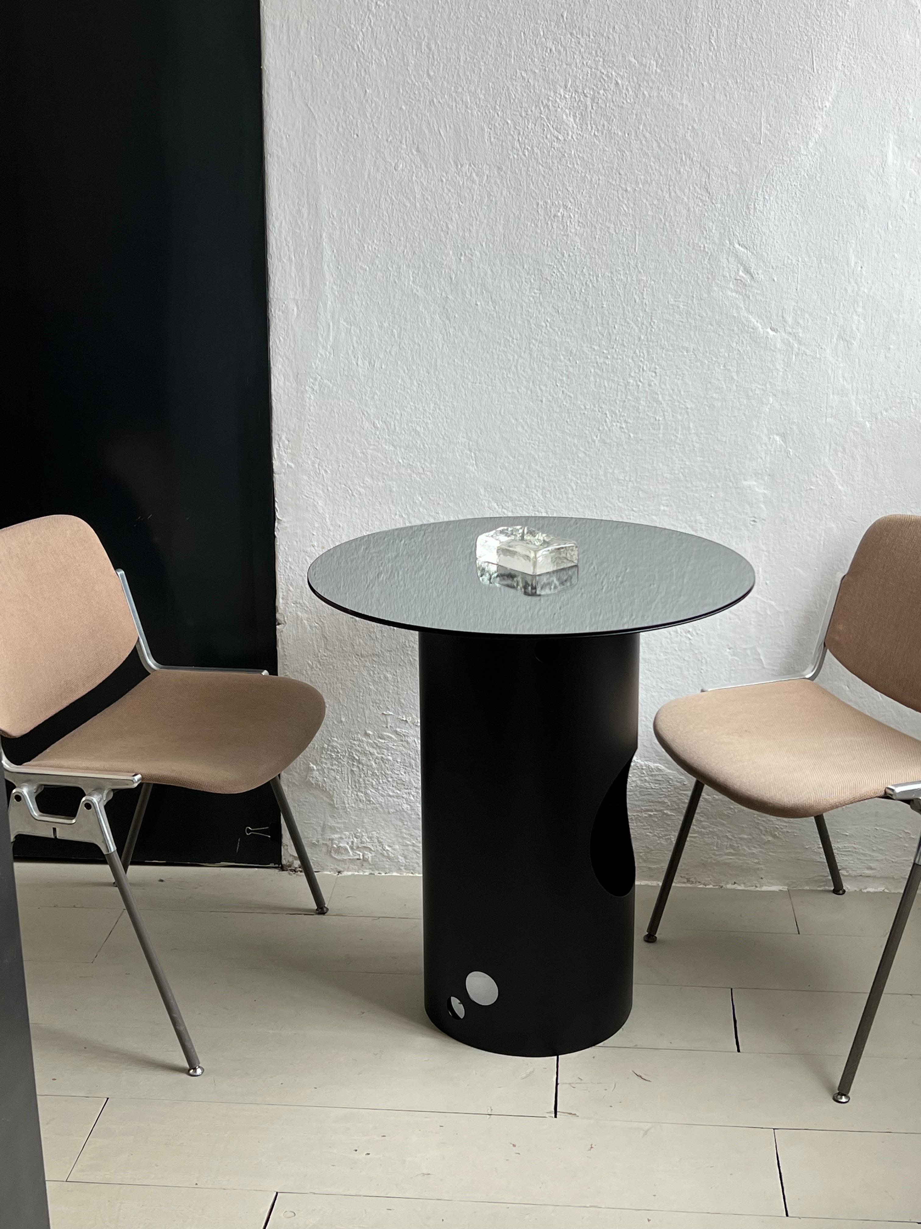 Space Age Diseño Italiano Mesa Pequeña/Mesa de Cocina,  Por Spinzi Milano Siglo XXI y contemporáneo en venta