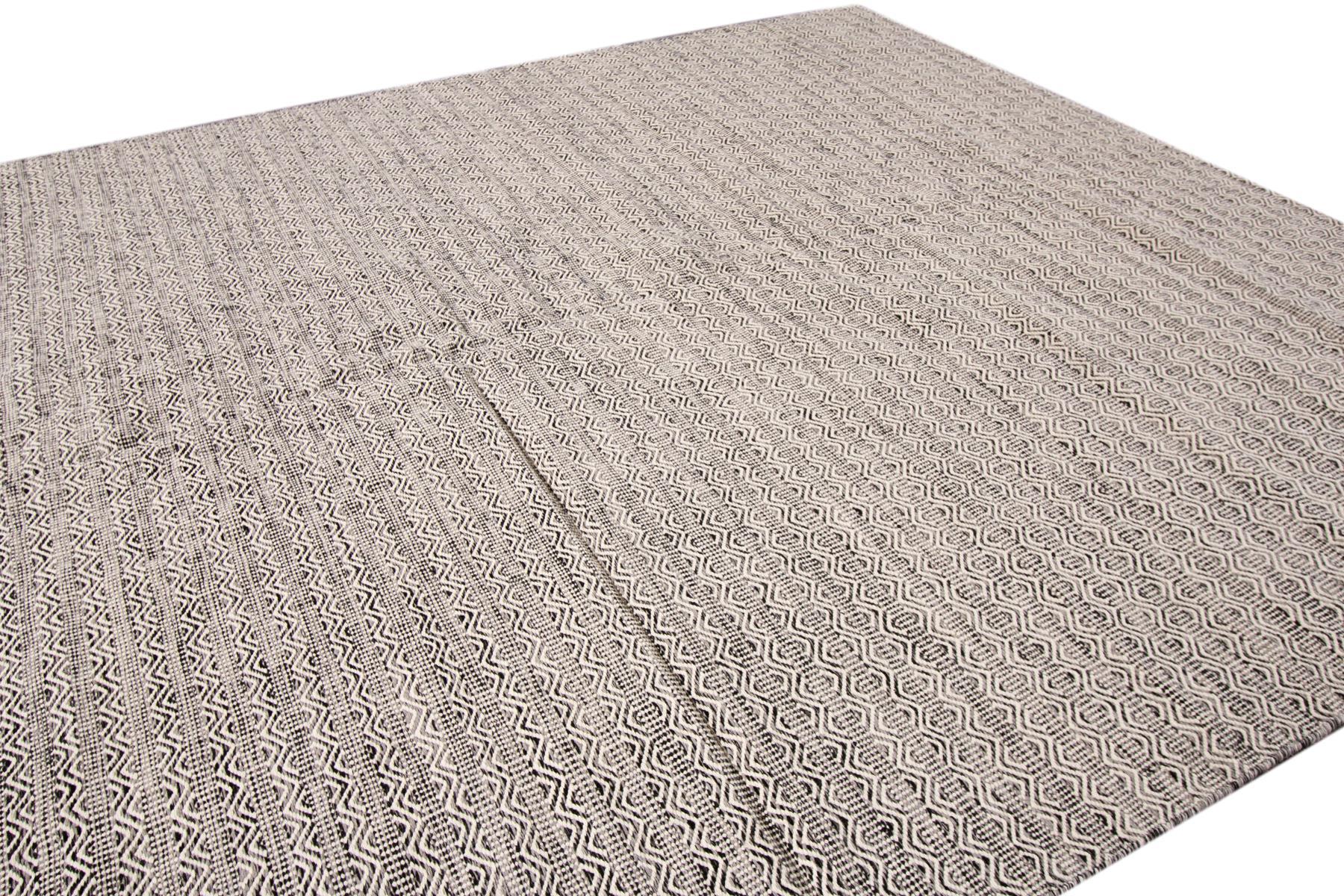 Hand-Knotted  21st Century Contemporary Flatweave Rug For Sale