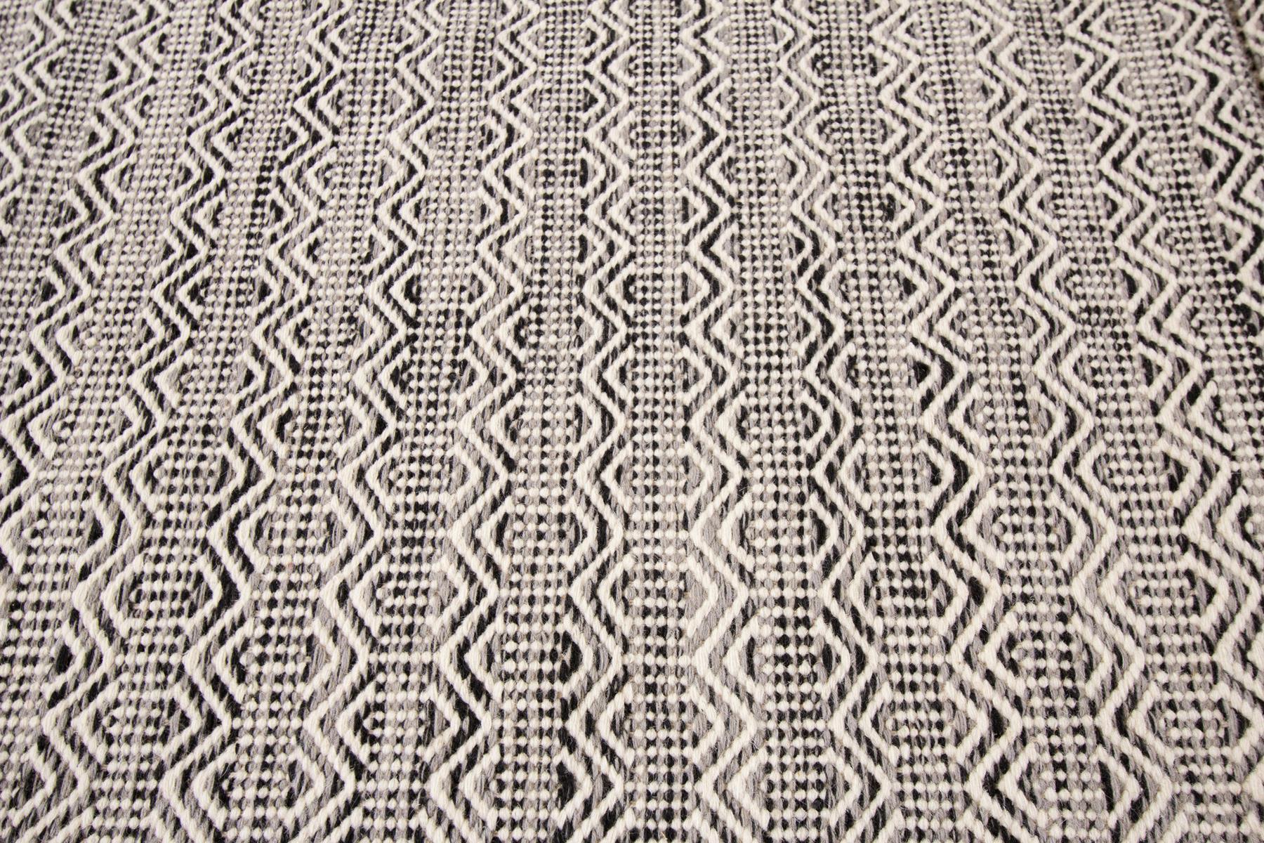 Wool  21st Century Contemporary Flatweave Rug For Sale