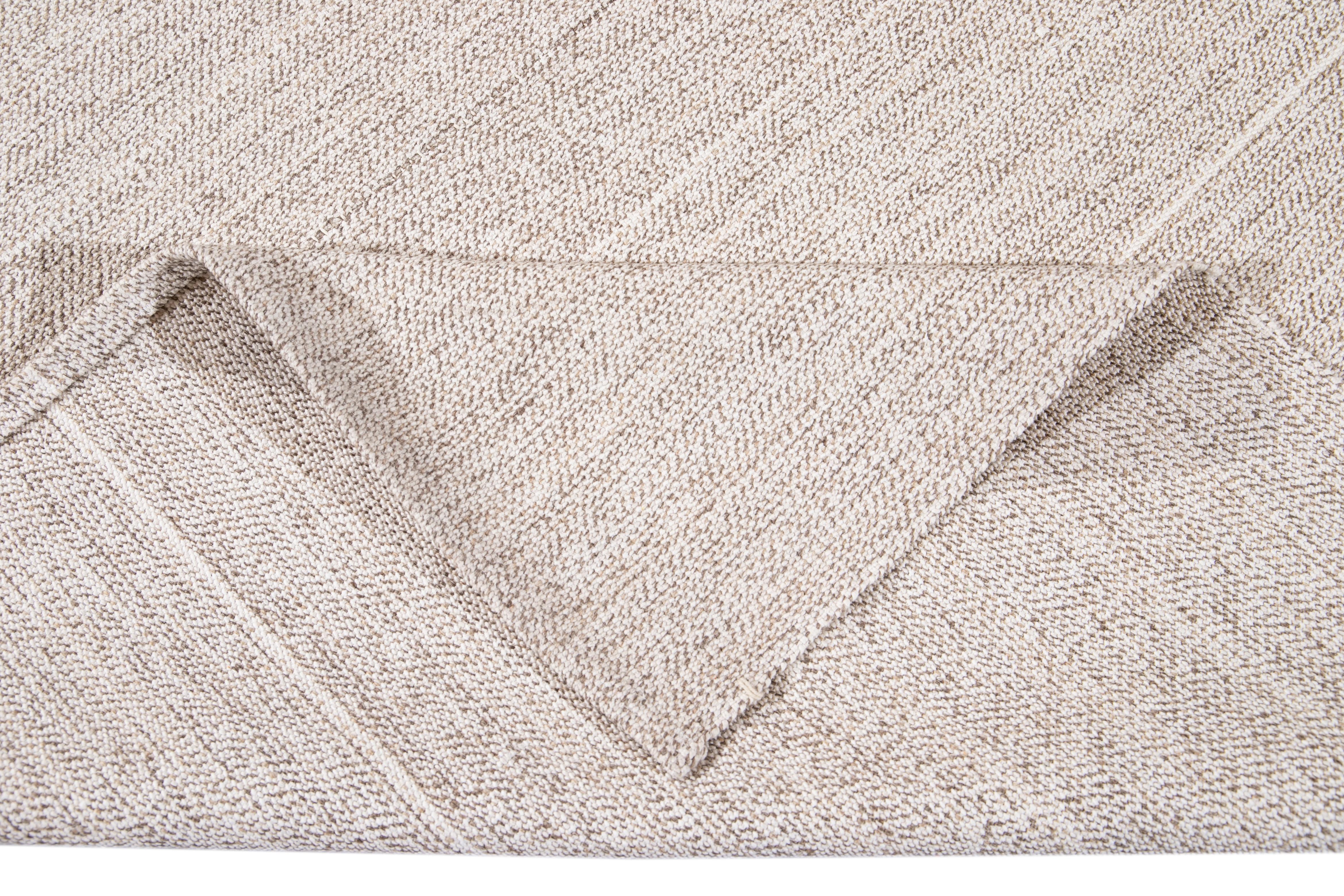 Moderne Tapis contemporain en laine à tissage plat du 21e siècle en vente