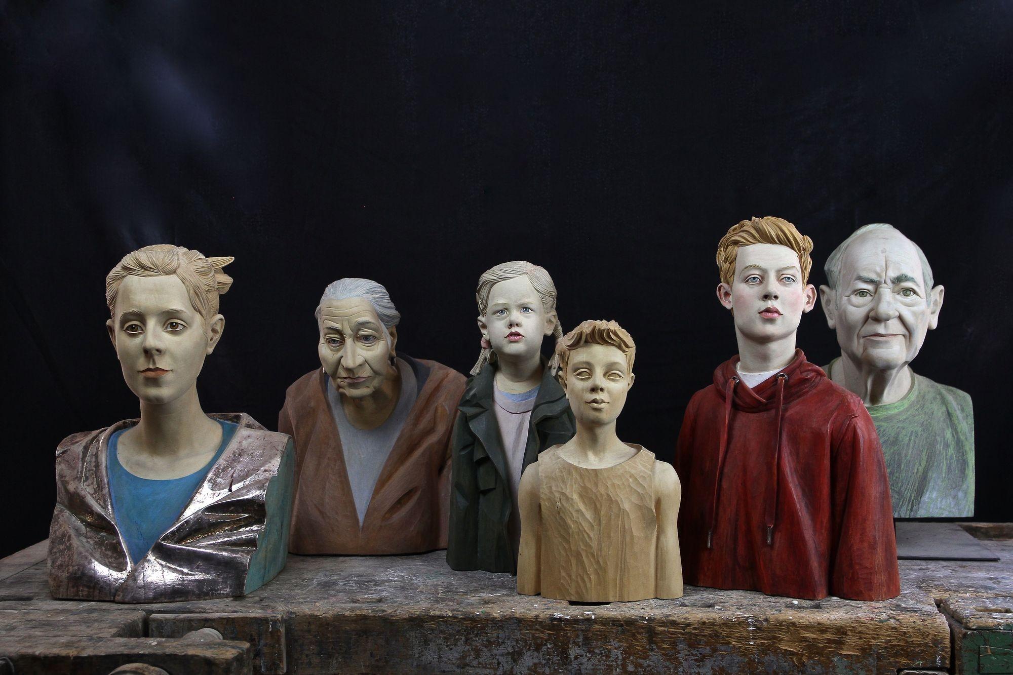 Sculpture de main gigantesque contemporaine du 21e siècle, plaquée or, AT 2021 en vente 13