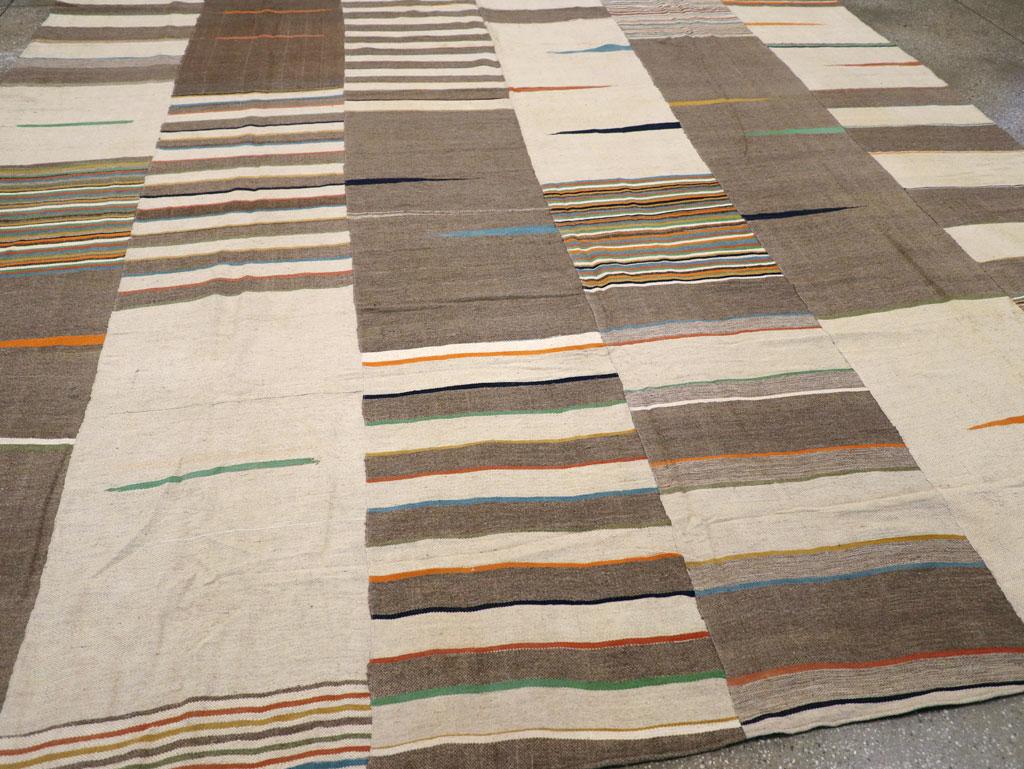 21st Century Contemporary Handmade Turkish Flatweave Room Size Carpet im Zustand „Neu“ im Angebot in New York, NY
