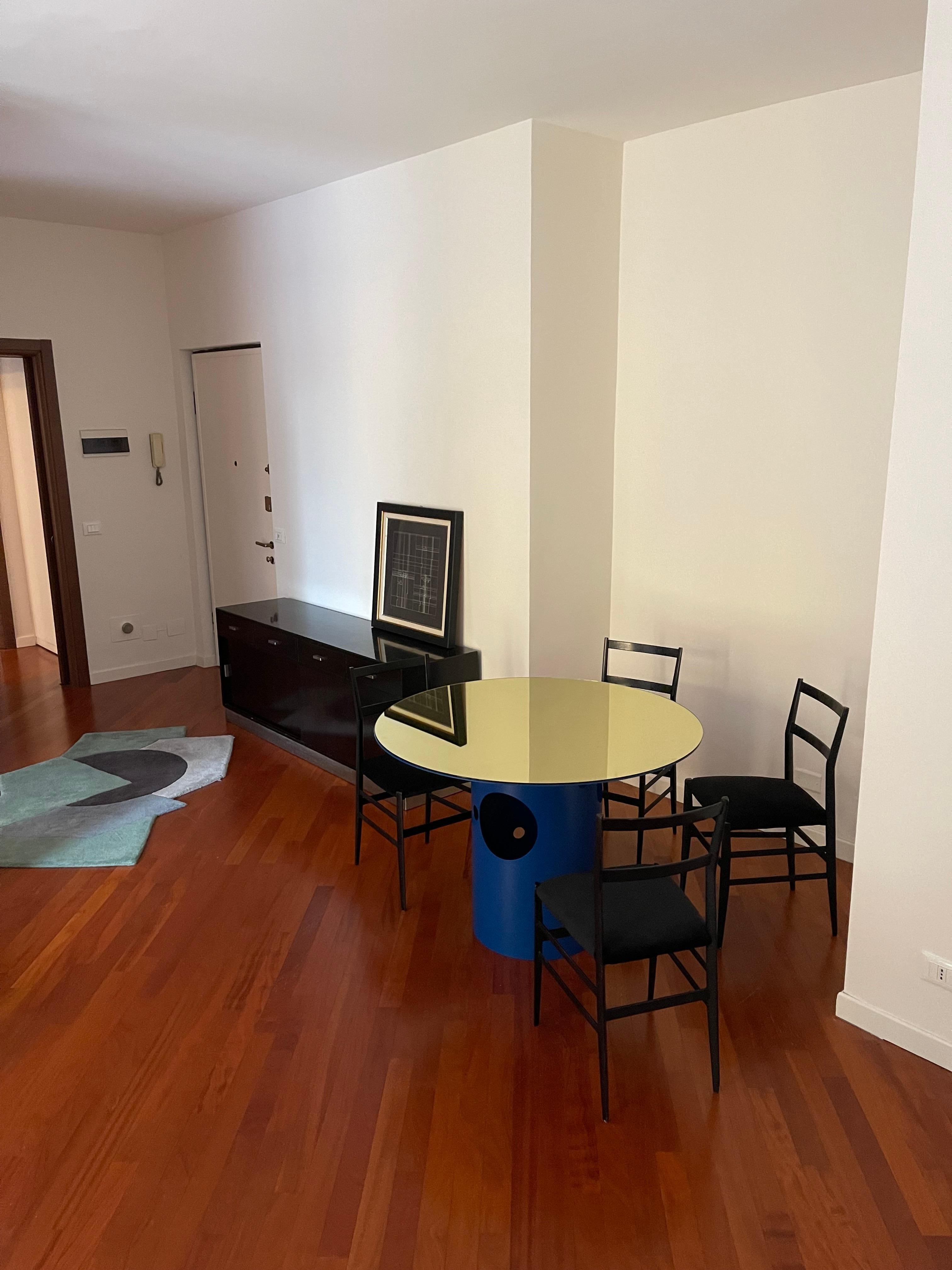 Table de salle à manger ronde ''Silös'' par Spinzi Milano en vente 9